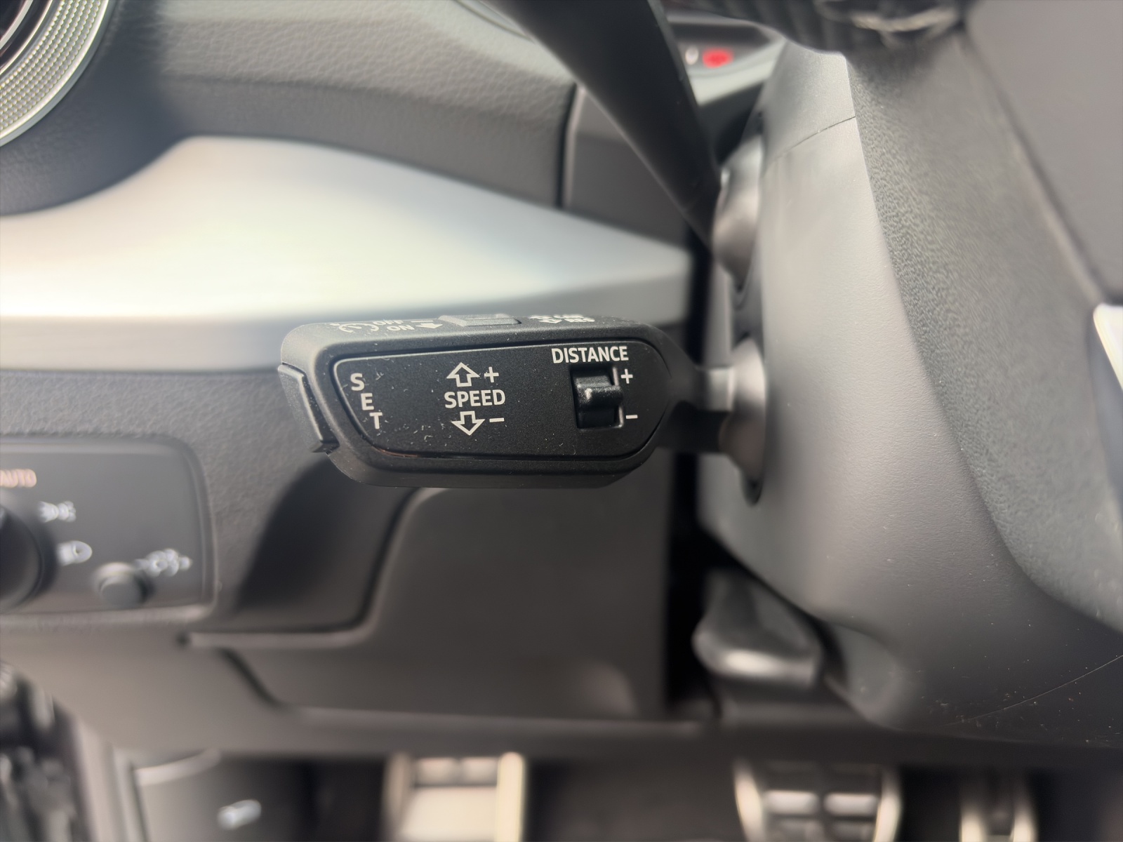 AUDI Q2 35 TFSI S line S-tronic-image-14