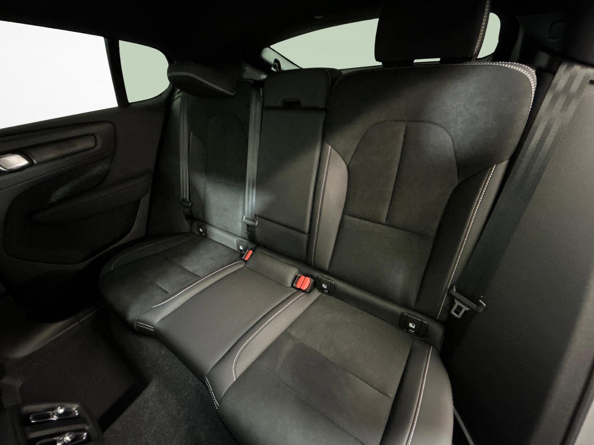 VOLVO C40 P8 Twin Recharge Ultimate AWD-image-4