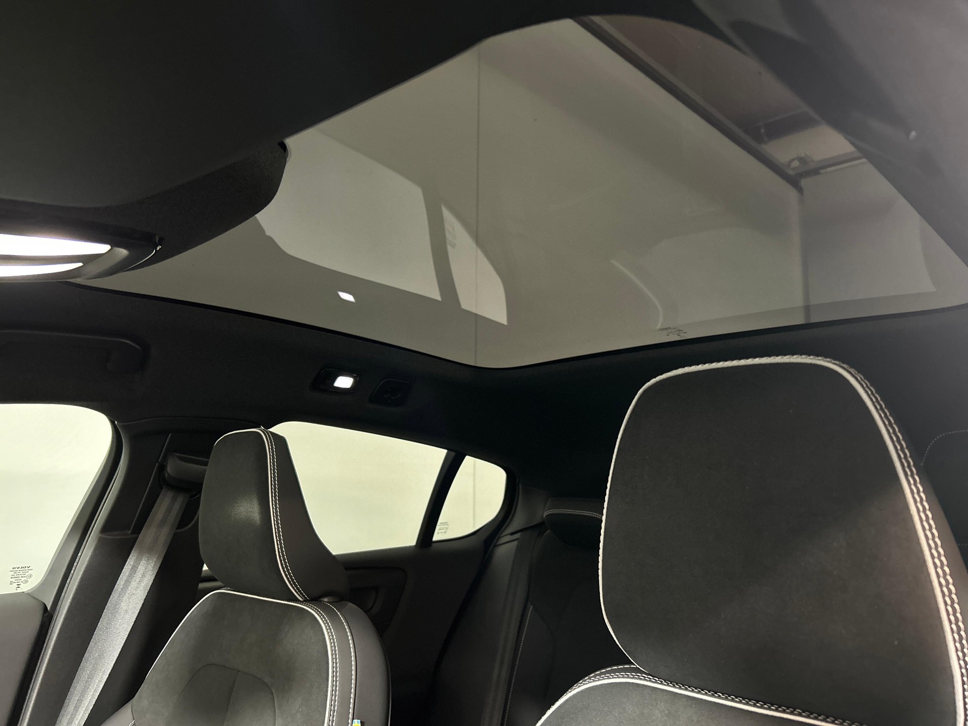 VOLVO C40 P8 Twin Recharge Ultimate AWD-image-10