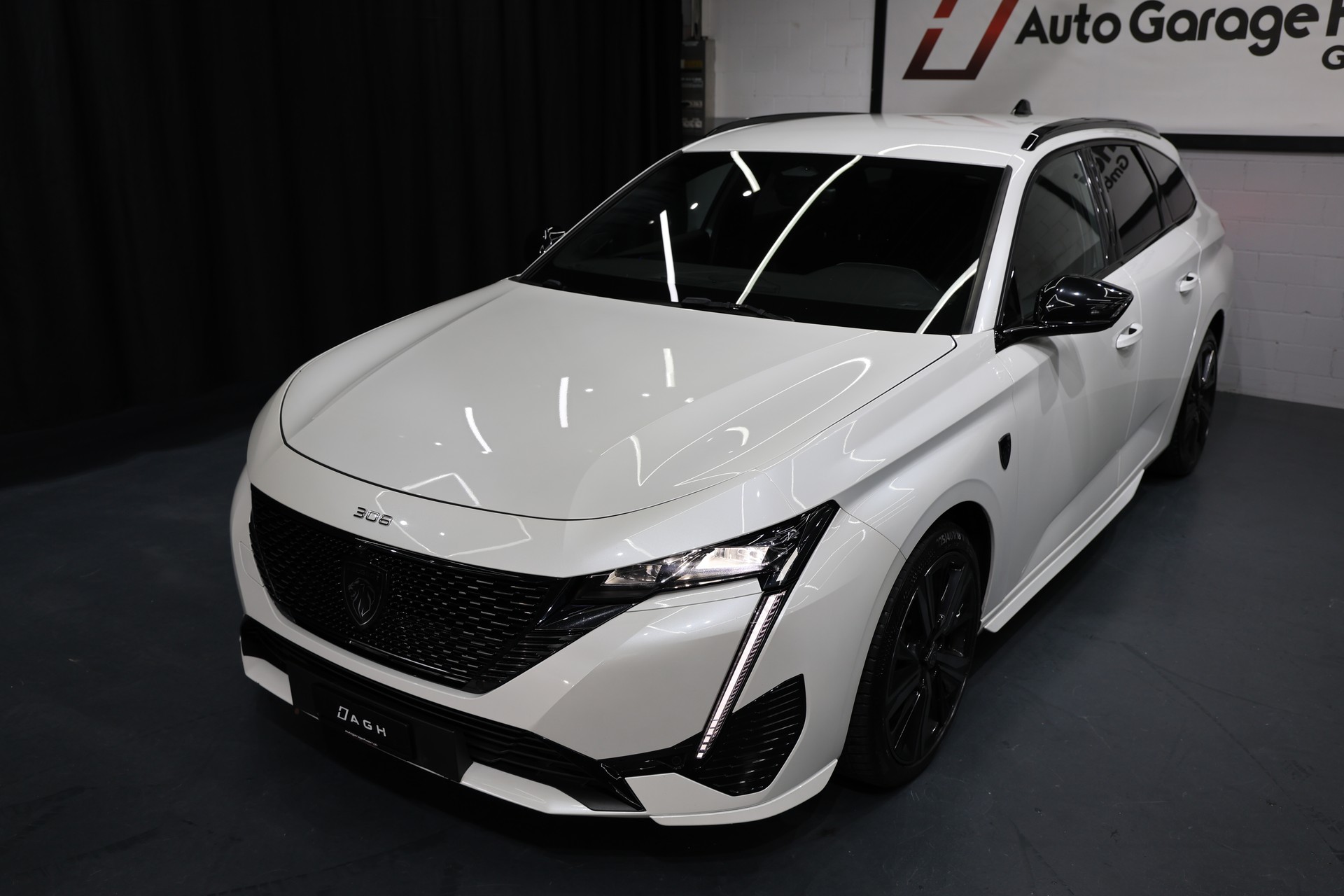 PEUGEOT 308 SW GT Line 1.5 BlueHDI Perlenweiss AHK-image-2