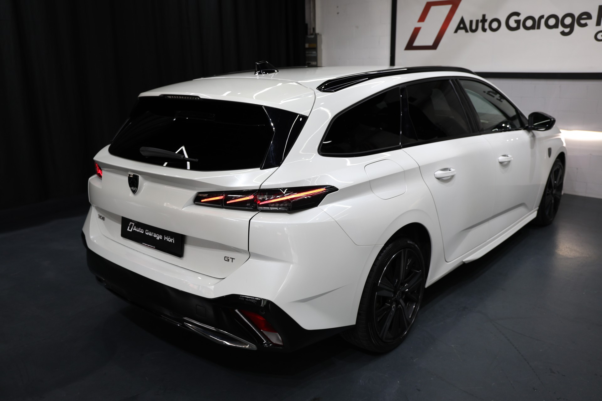 PEUGEOT 308 SW GT Line 1.5 BlueHDI Perlenweiss AHK-image-8