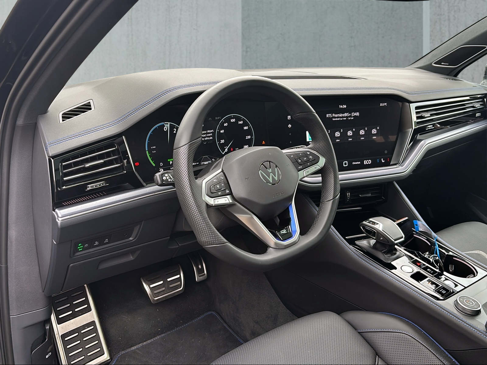 VW Touareg 3.0 TSI eHybrid R Final Edition Tiptronic-image-6