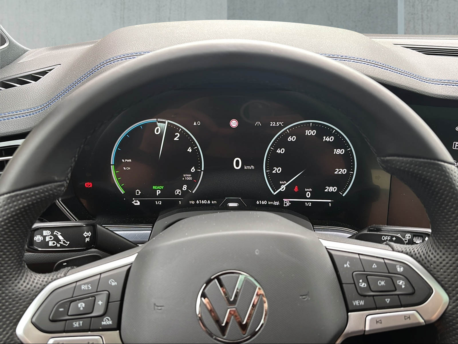 VW Touareg 3.0 TSI eHybrid R Final Edition Tiptronic-image-7