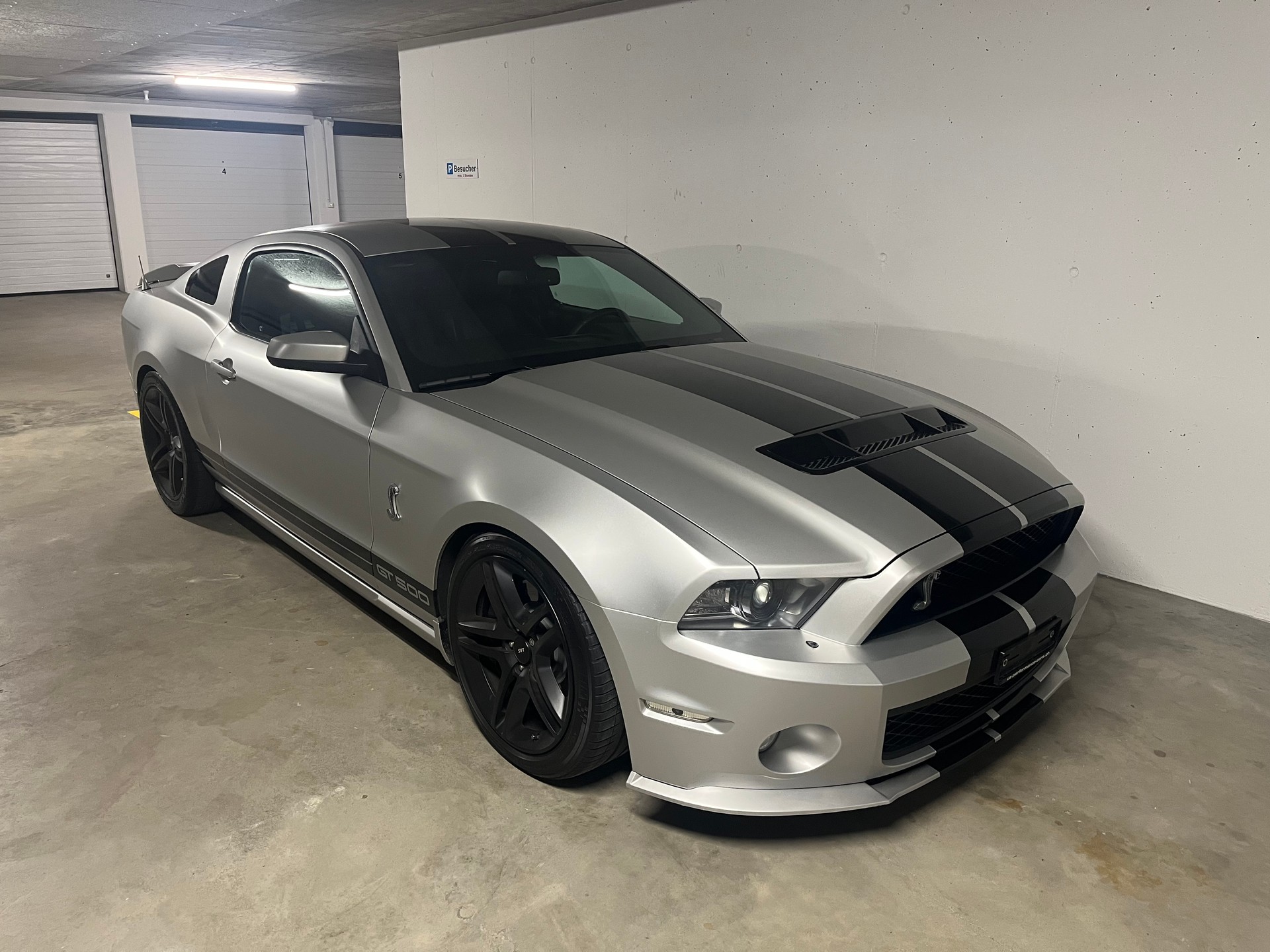 FORD Mustang Shelby GT500 SVT-image-1