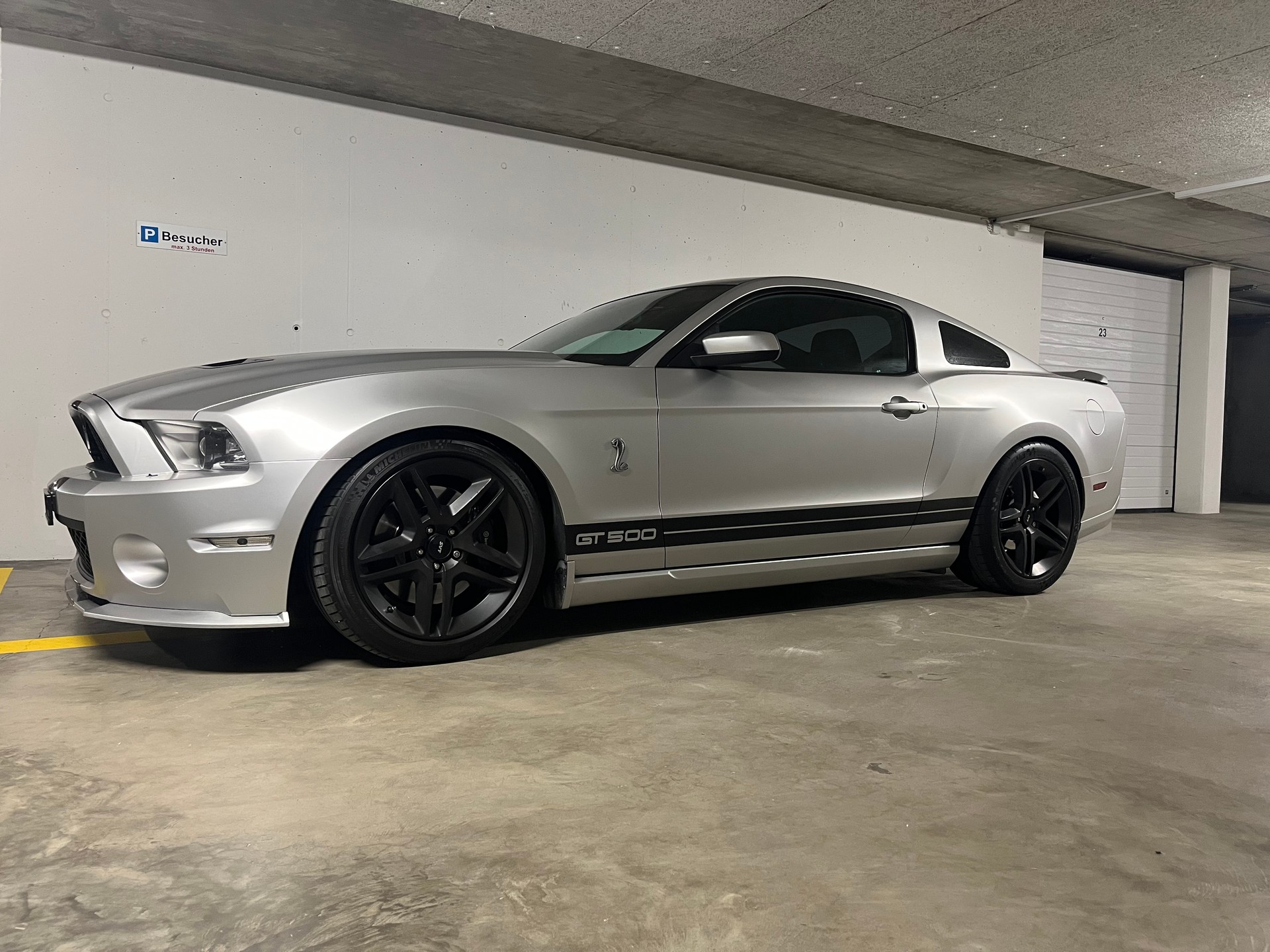 FORD Mustang Shelby GT500 SVT-image-3