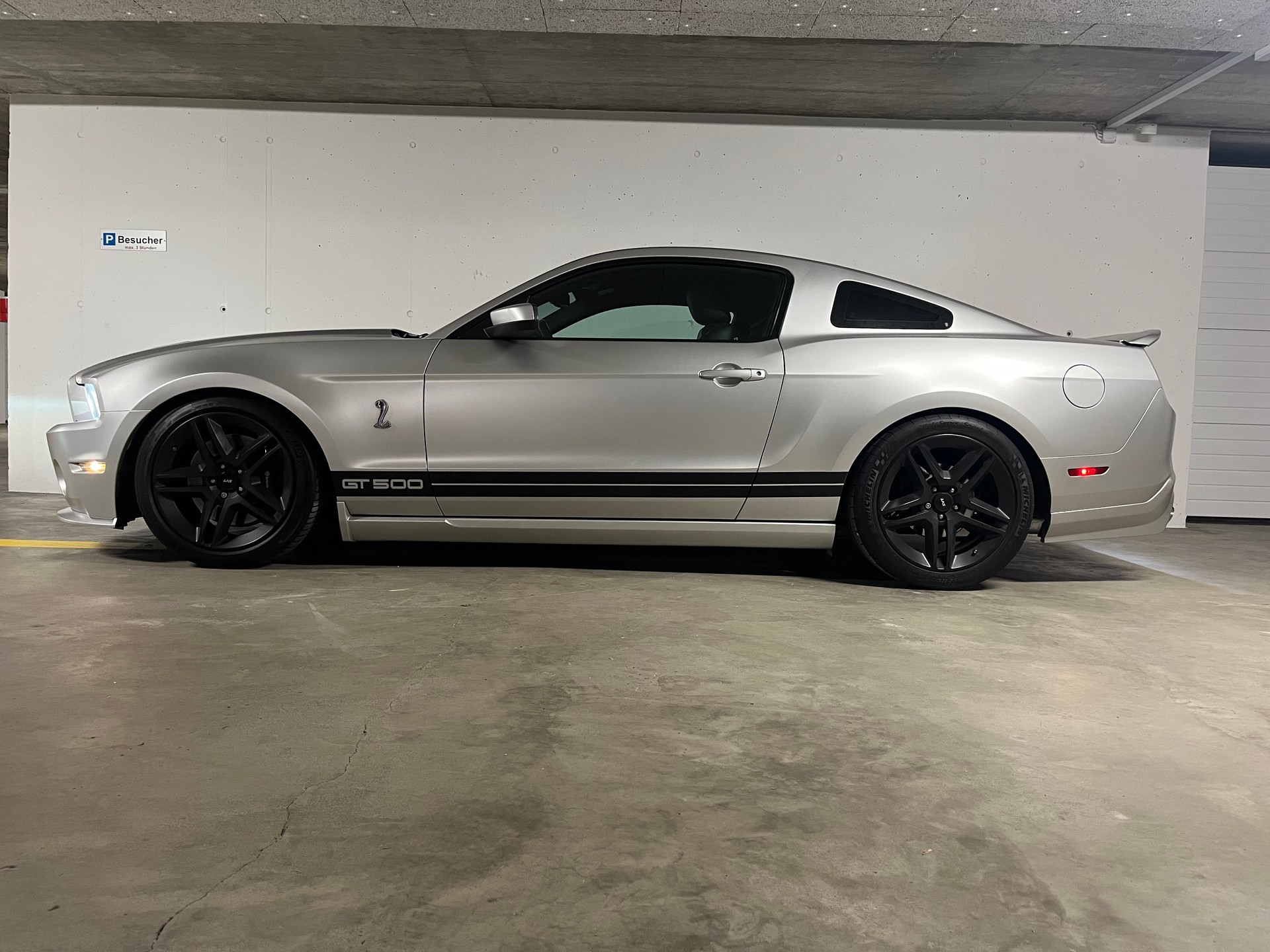 FORD Mustang Shelby GT500 SVT-image-4