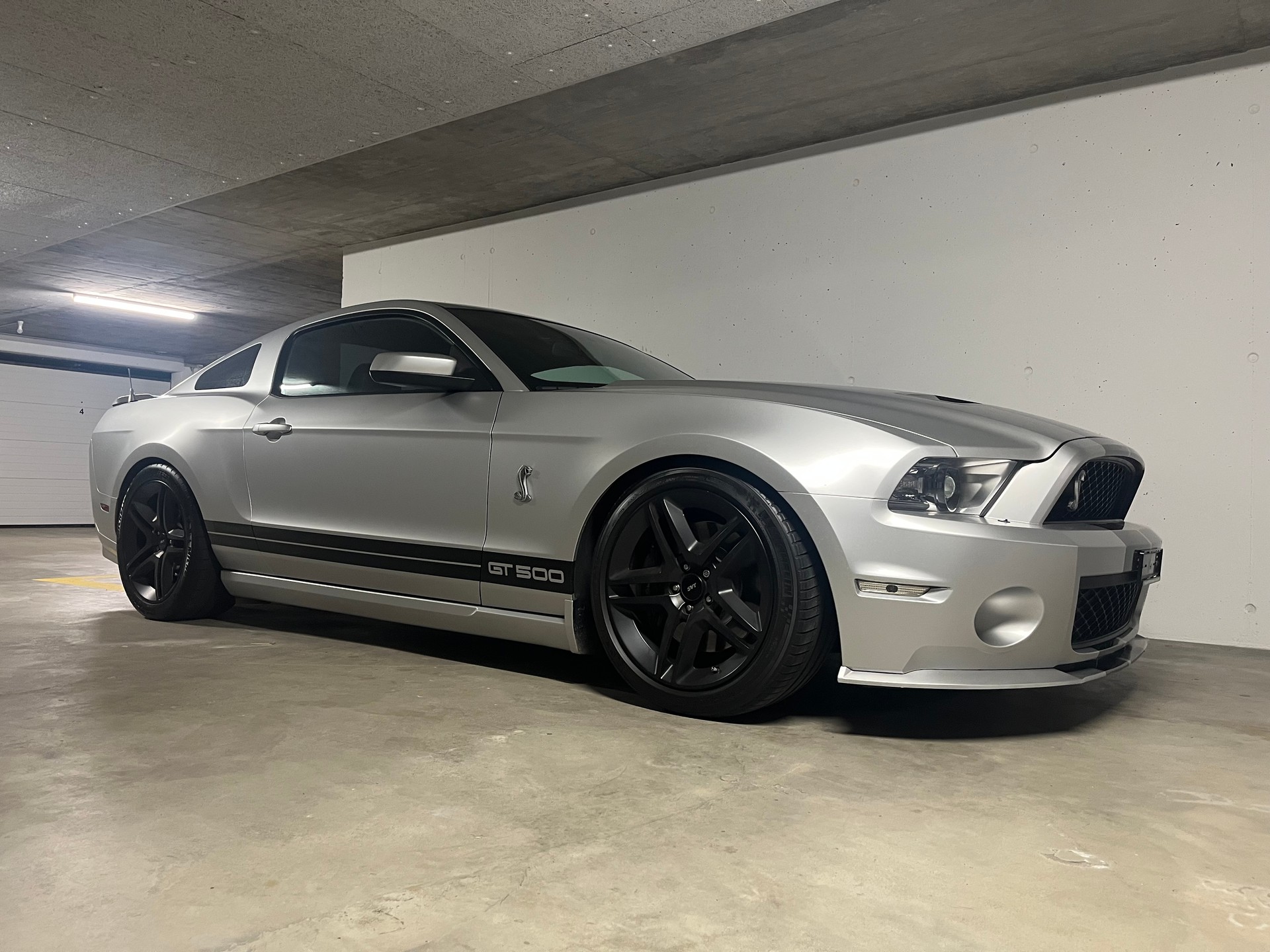 FORD Mustang Shelby GT500 SVT-image-0