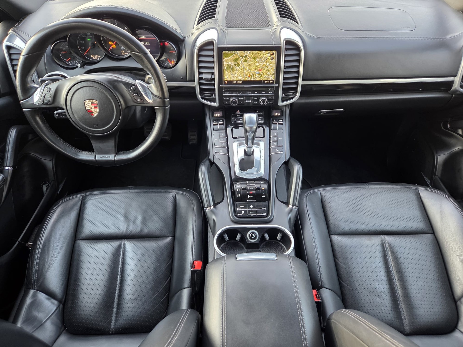 PORSCHE Cayenne Diesel 3.0 ** Frish MFK / Expertisé du jour 2026 ** AHK / Crochet d'attelage 3.5 T **-image-6
