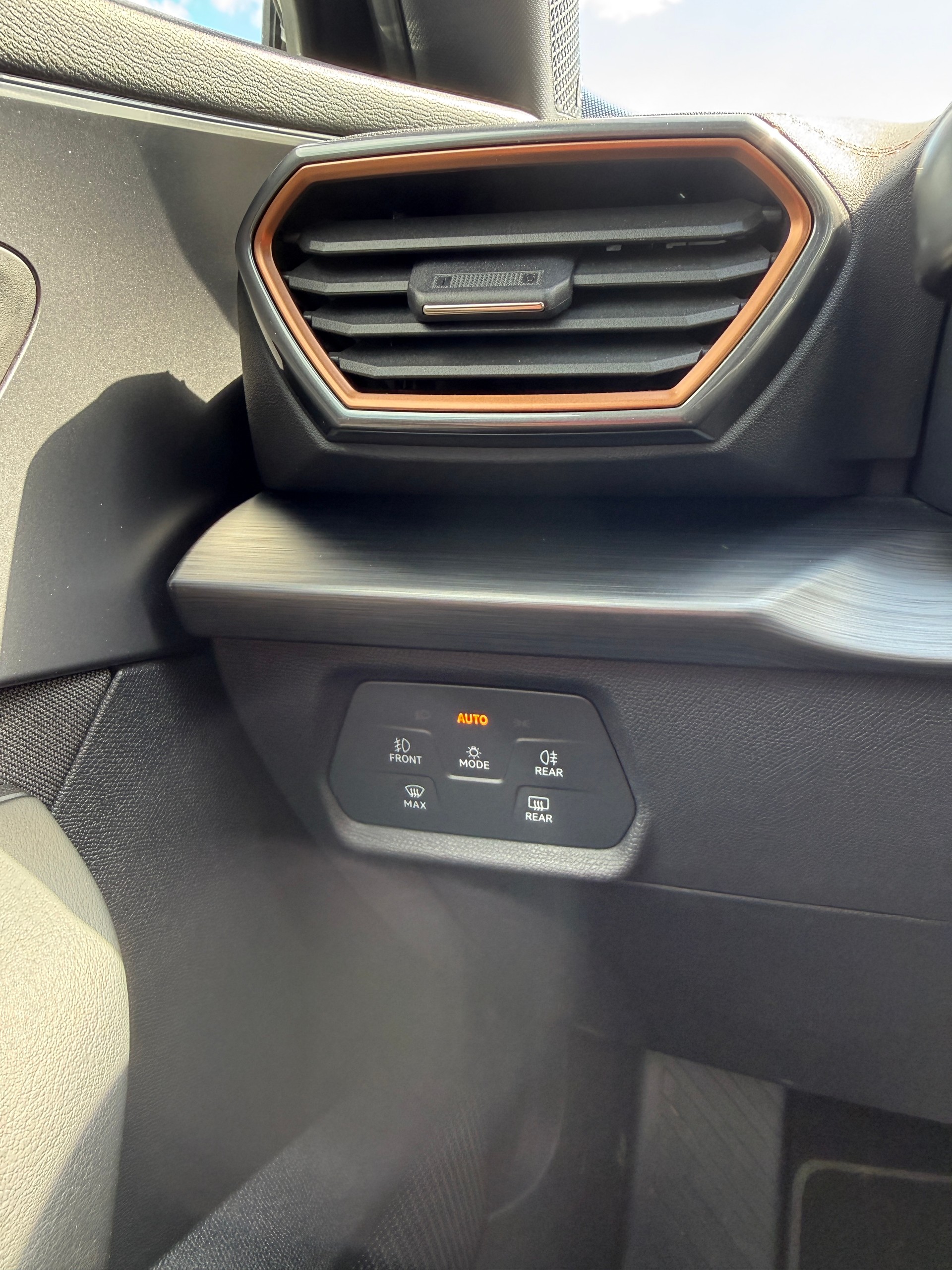 CUPRA Formentor 1.5 TSI DSG-image-19