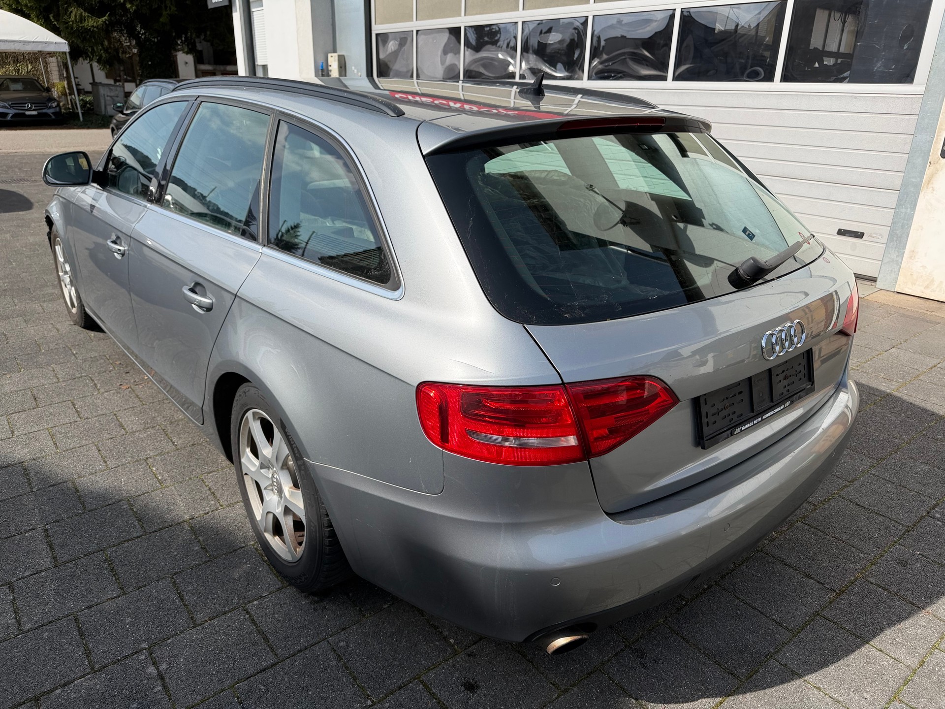 AUDI A4 Avant 3.2 FSI quattro tiptronic-image-5