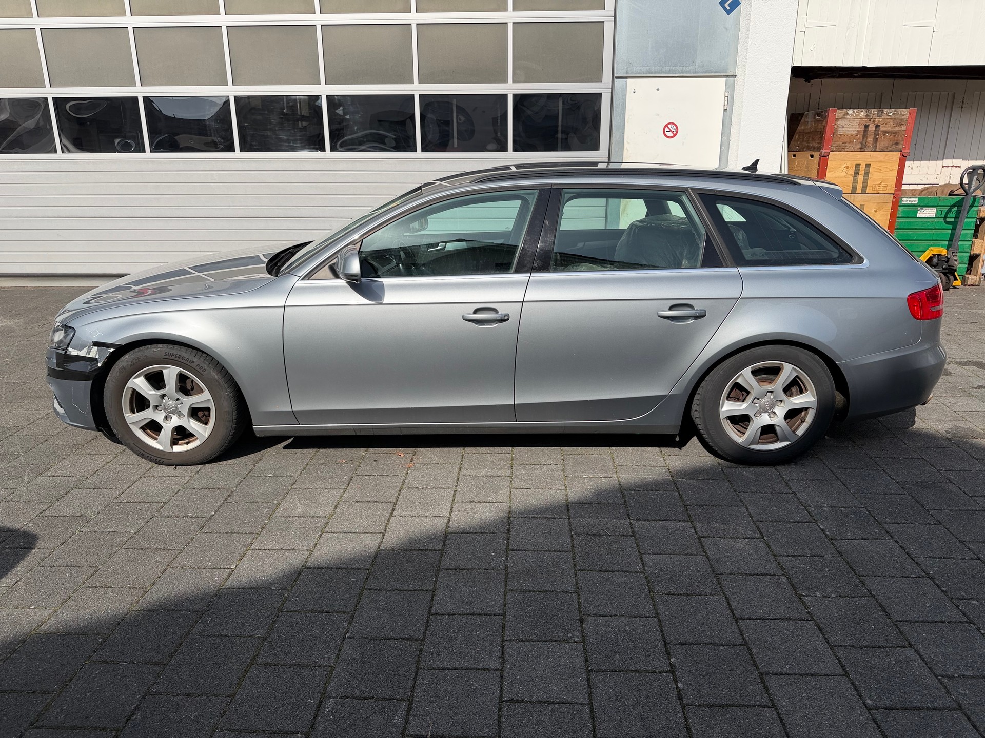 AUDI A4 Avant 3.2 FSI quattro tiptronic-image-4