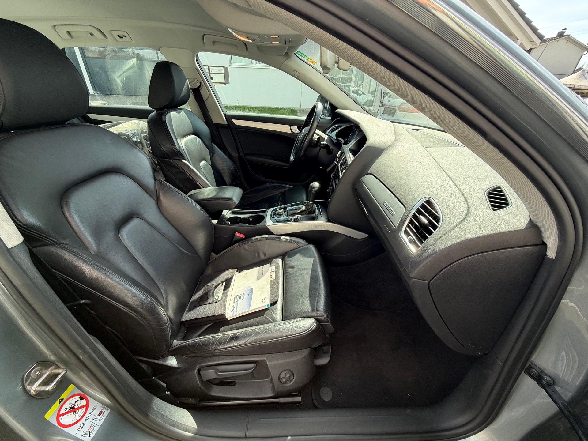 AUDI A4 Avant 3.2 FSI quattro tiptronic-image-9