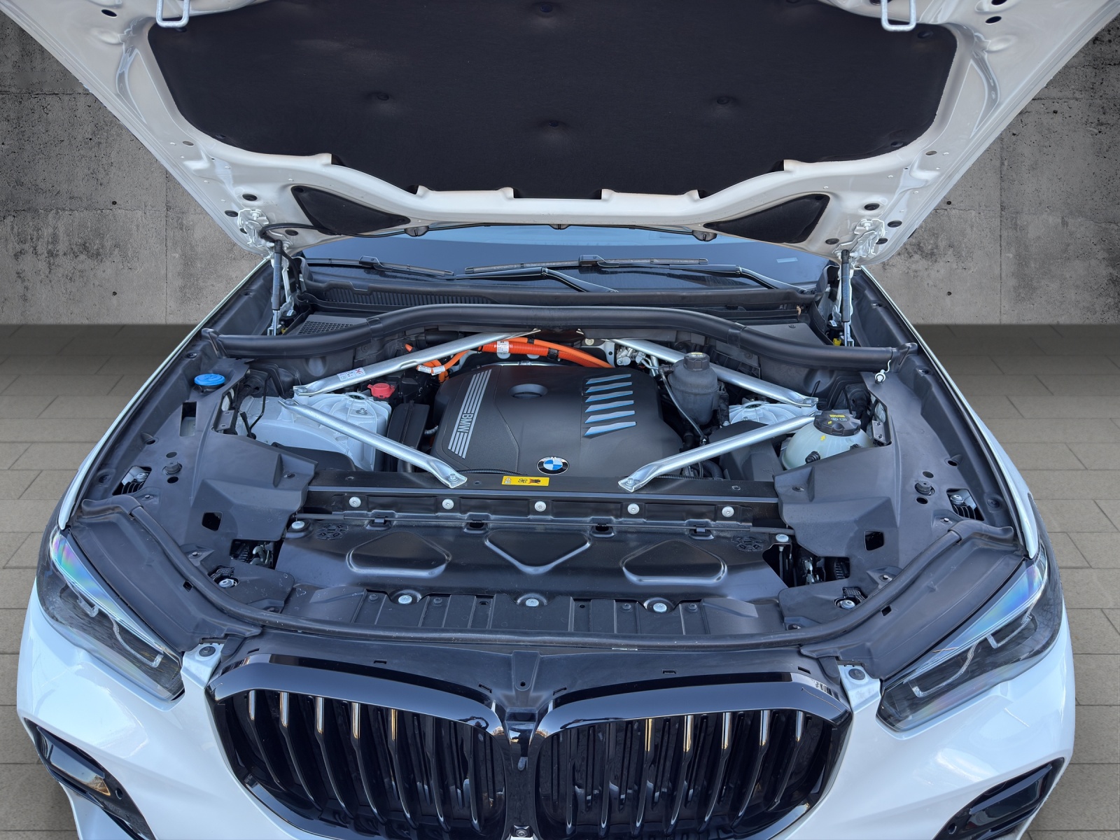 BMW X5 xDrive45e M Sport Steptronic Mineralweiss met.-image-19