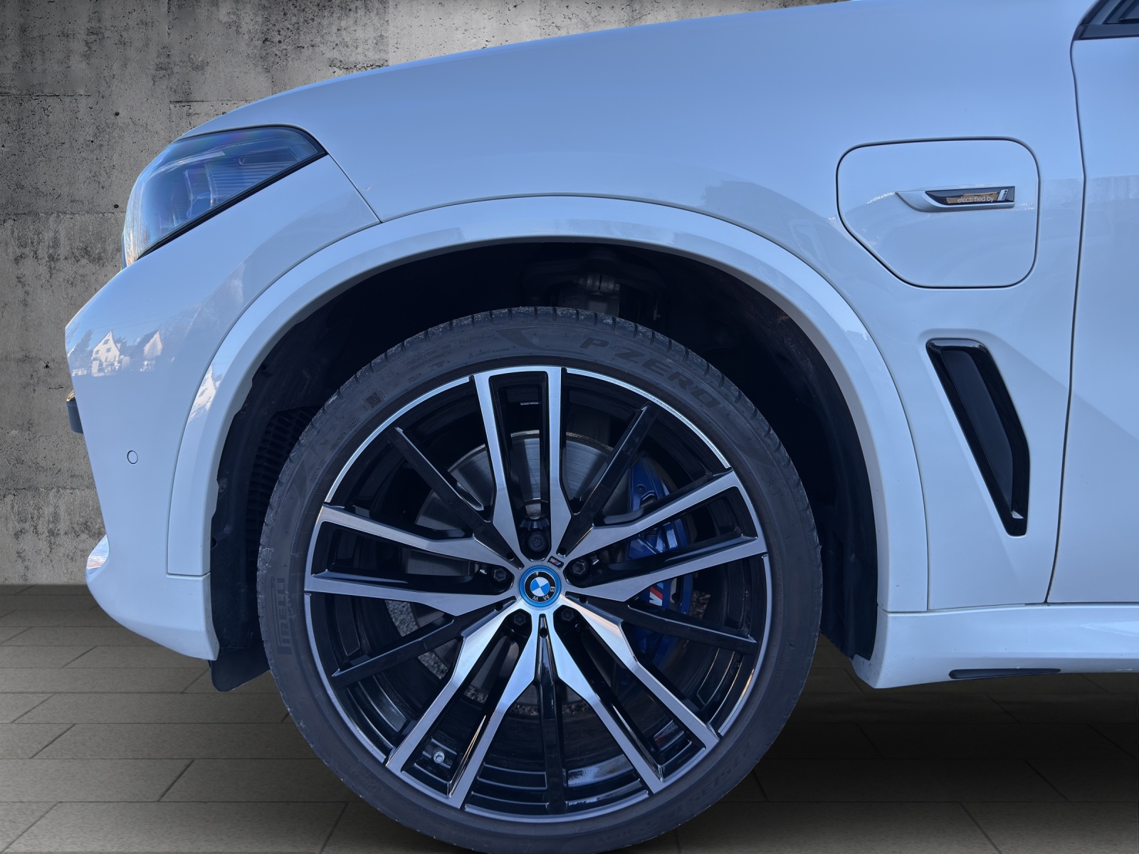 BMW X5 xDrive45e M Sport Steptronic Mineralweiss met.-image-20