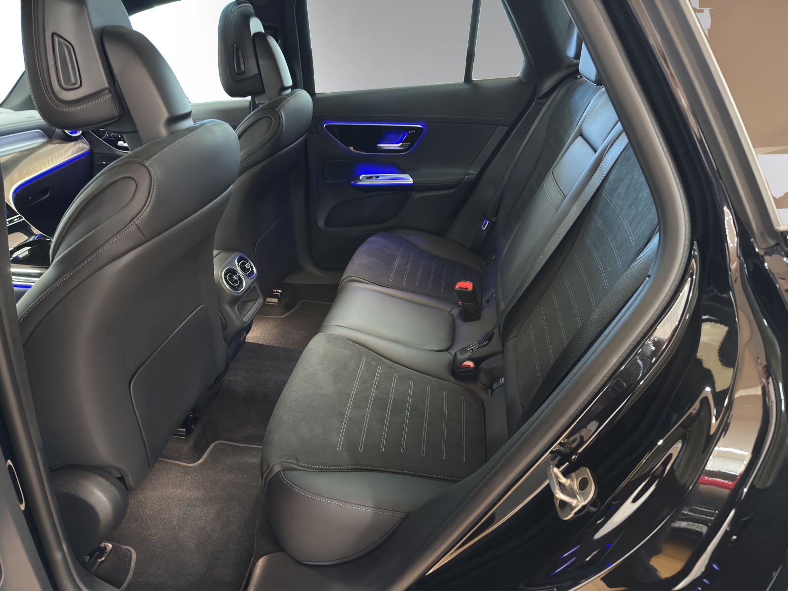 Image MERCEDES-BENZ GLC-300 GLC 300 4Matic AMG Line 9G-Tronic