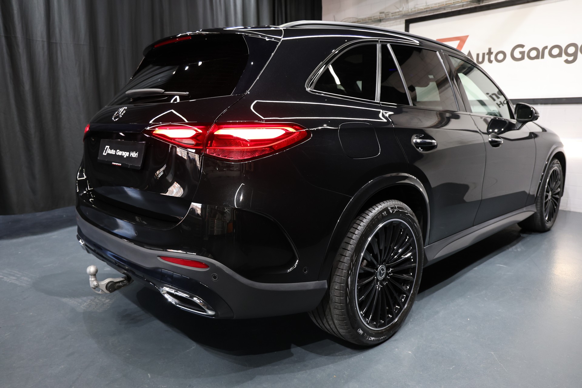MERCEDES-BENZ GLC 300 d 4Matic AMG Line 9G-Tronic Burmester AHK Pano-image-11