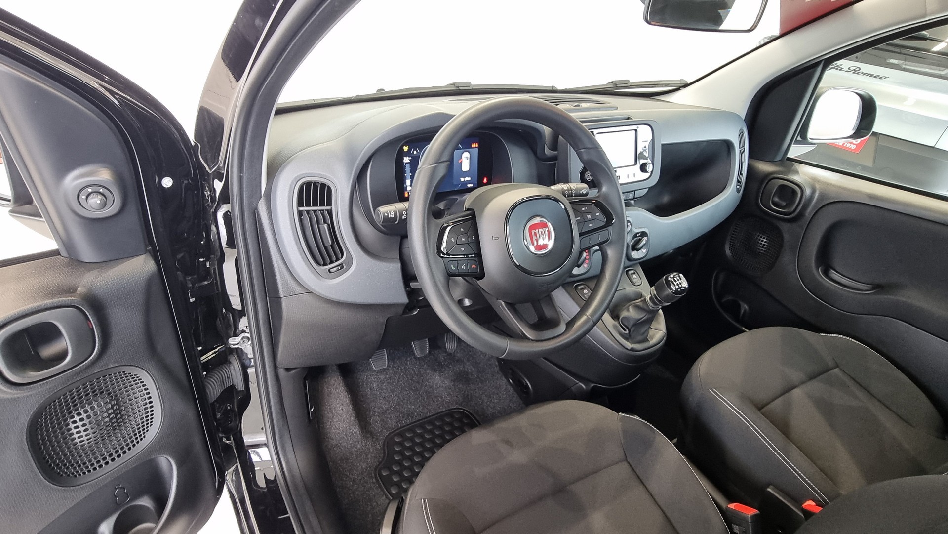 FIAT Panda 1.0 Hybrid City Life-image-14