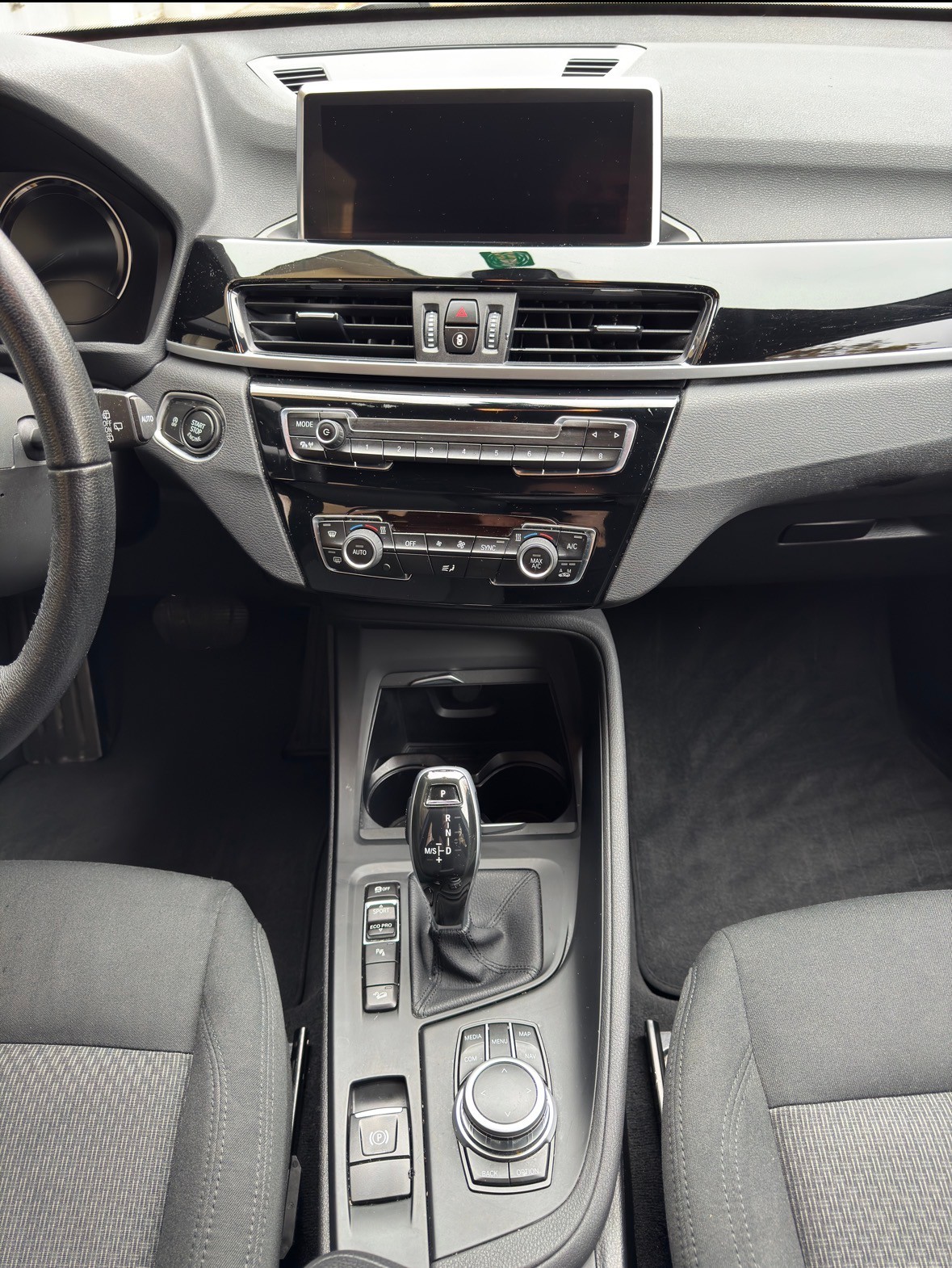 BMW X1 xDrive 20i Steptronic-image-8