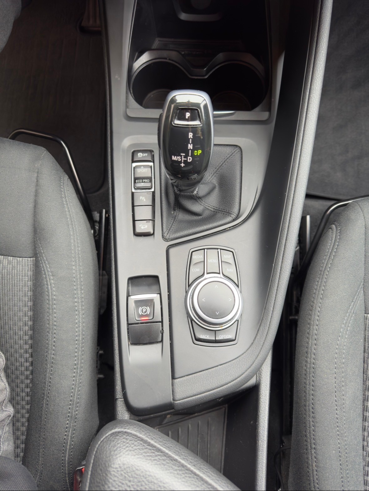BMW X1 xDrive 20i Steptronic-image-9