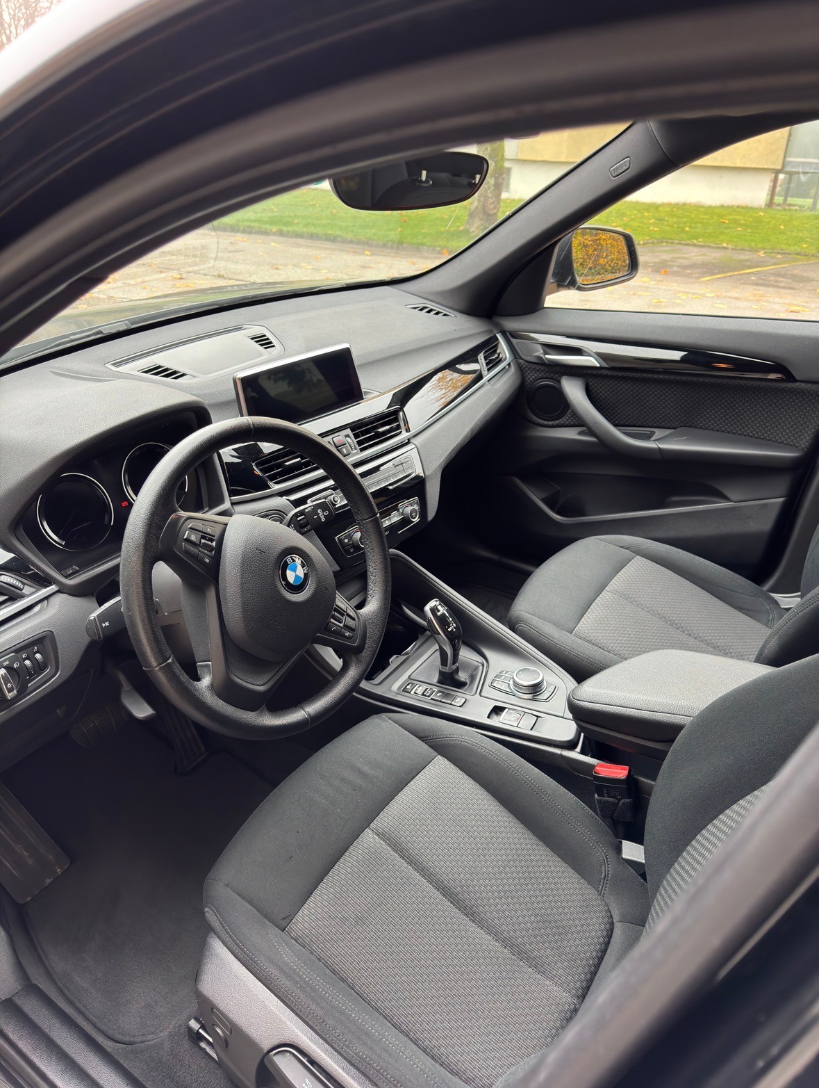 BMW X1 xDrive 20i Steptronic-image-11