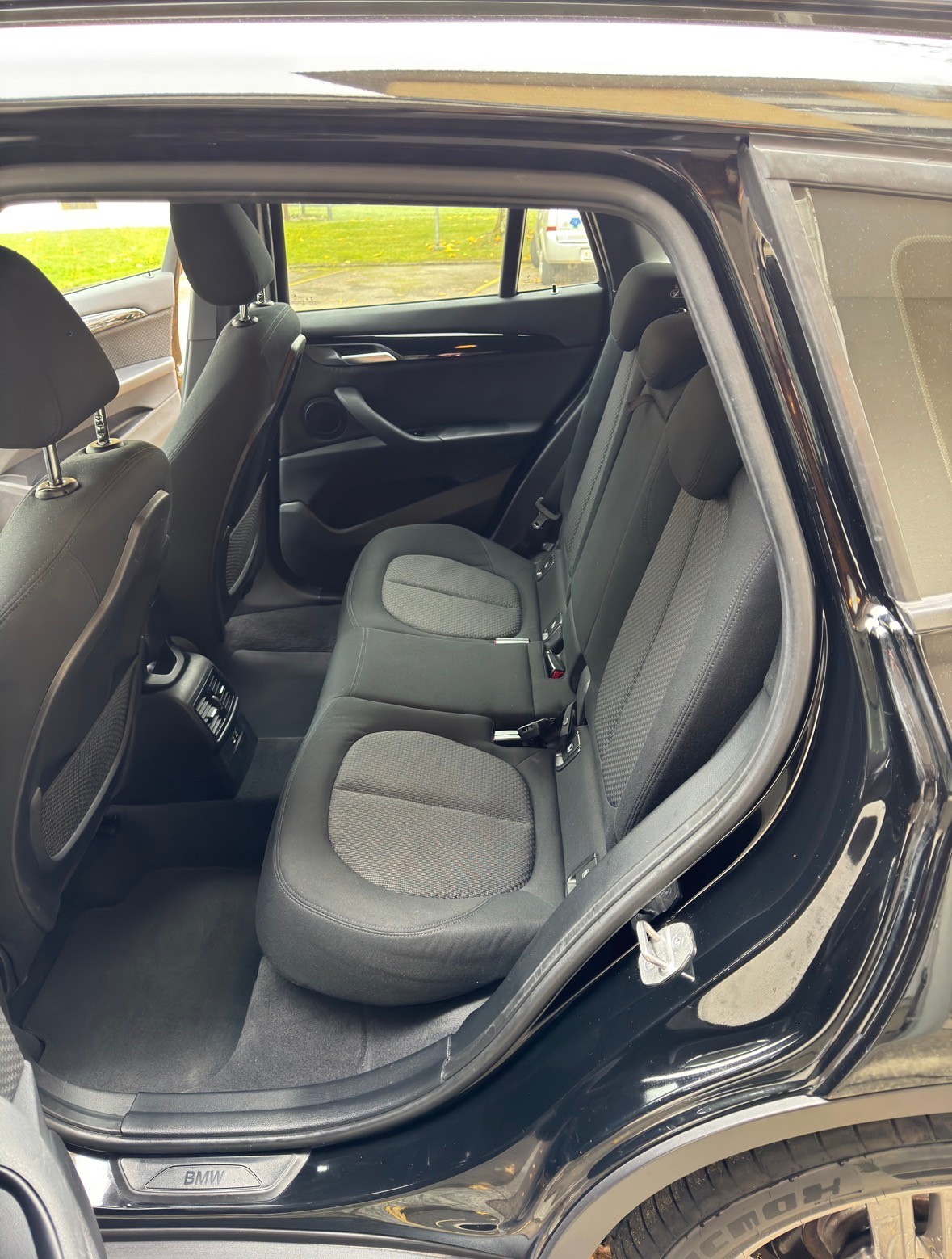 BMW X1 xDrive 20i Steptronic-image-12
