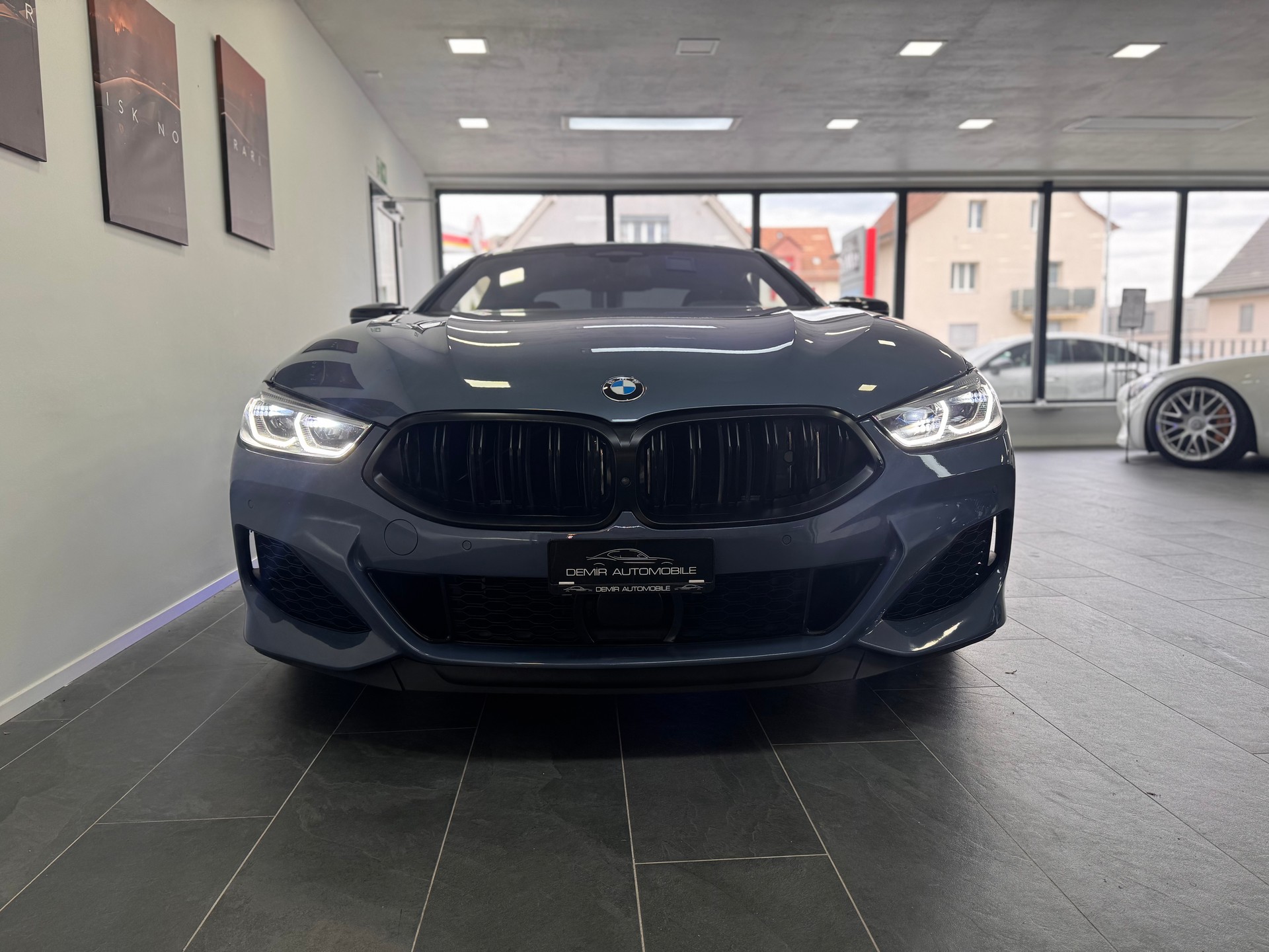 BMW M850i xDrive Steptronic *Night Vision / Soft Close / Laserlicht / Carbon / Alcantara Dachhimmel / Integral Aktivlenkung*-image-1