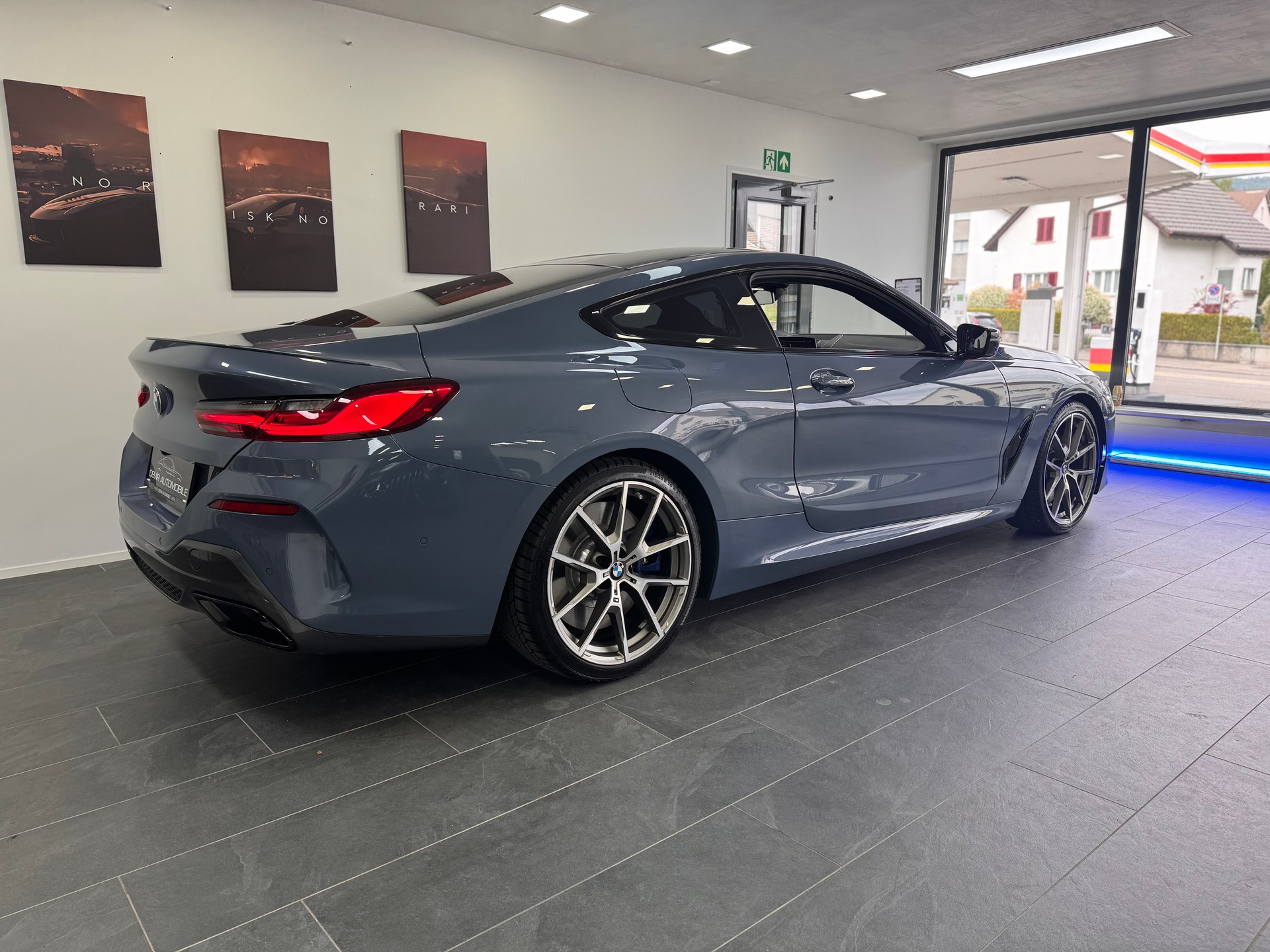 BMW M850i xDrive Steptronic *Night Vision / Soft Close / Laserlicht / Carbon / Alcantara Dachhimmel / Integral Aktivlenkung*-image-3