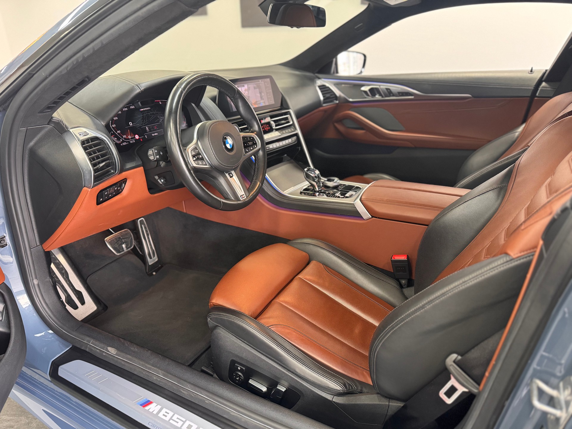 BMW M850i xDrive Steptronic *Night Vision / Soft Close / Laserlicht / Carbon / Alcantara Dachhimmel / Integral Aktivlenkung*-image-6