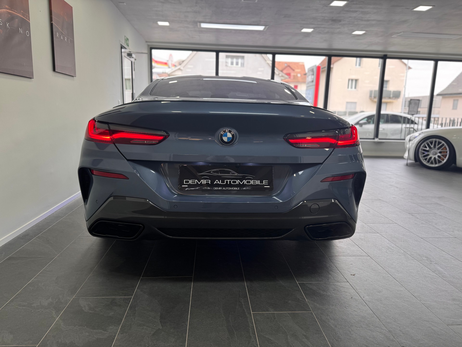 BMW M850i xDrive Steptronic *Night Vision / Soft Close / Laserlicht / Carbon / Alcantara Dachhimmel / Integral Aktivlenkung*-image-4