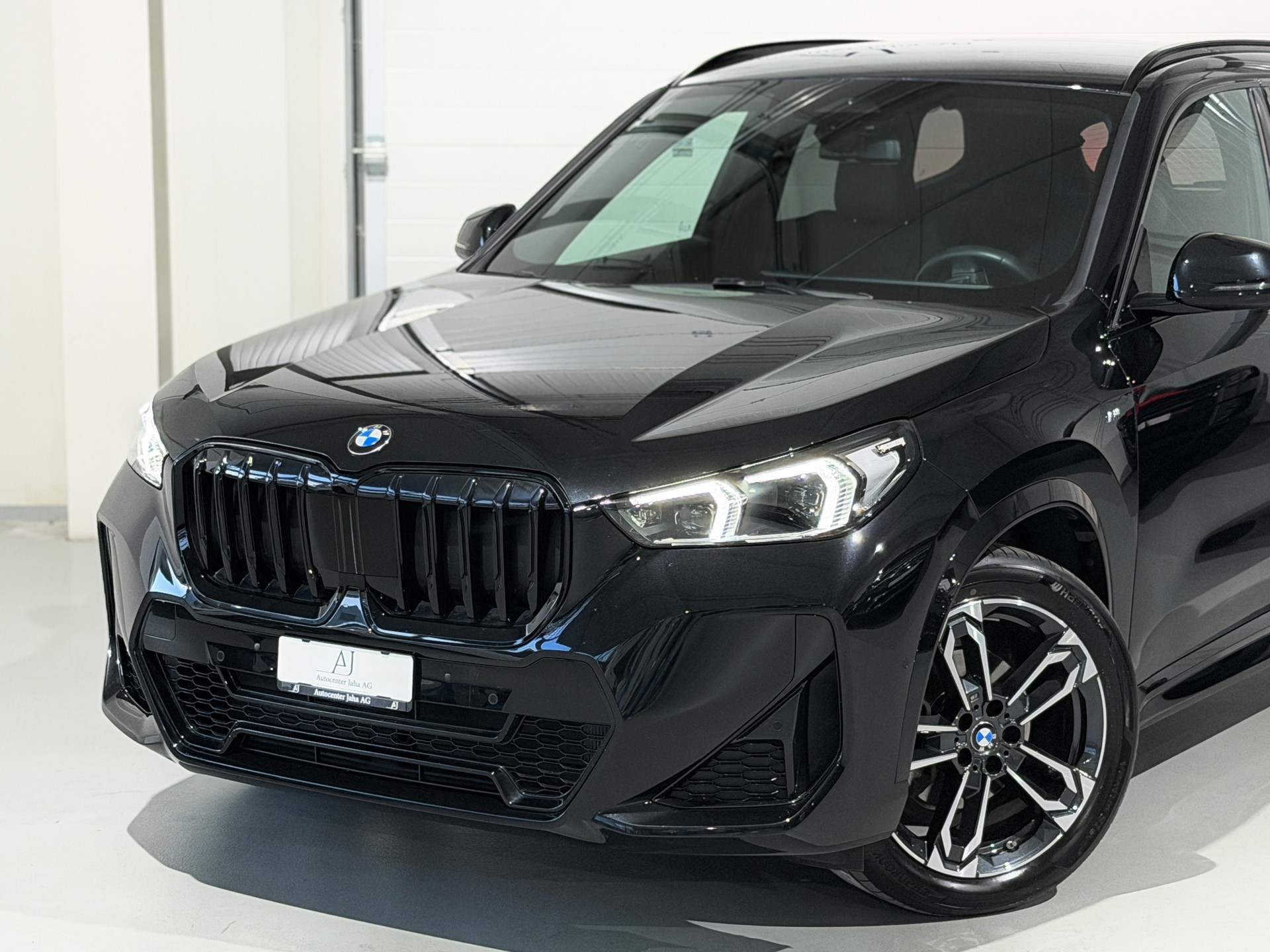 BMW X1 xDrive 20d 48V M Sport Pro inkl. Werksgarantie-image-1