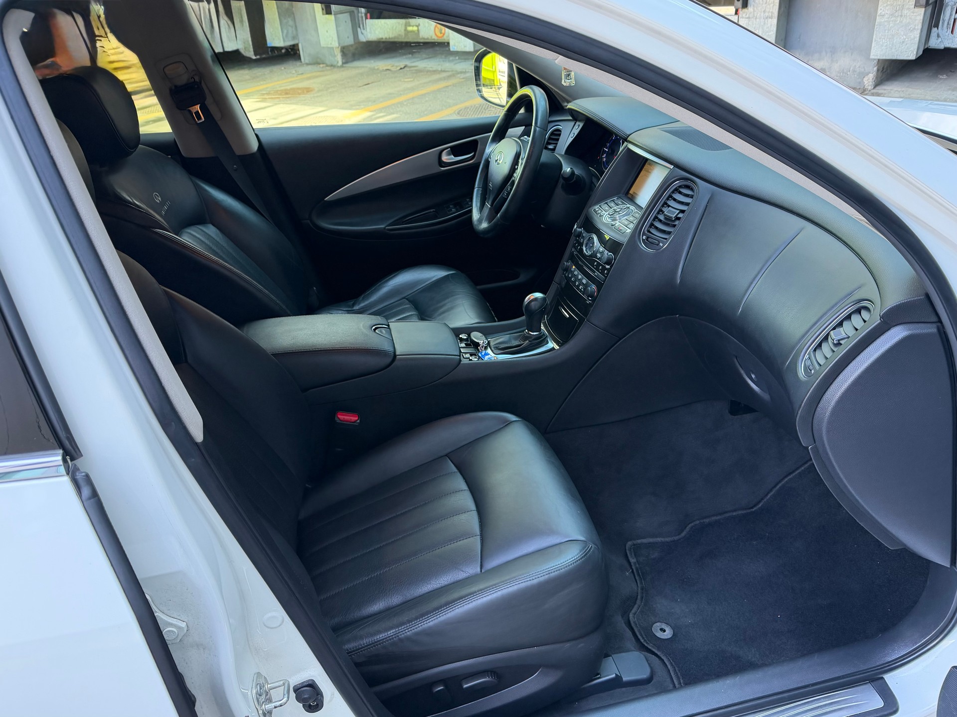 INFINITI EX30d GT AWD Automatic-image-14