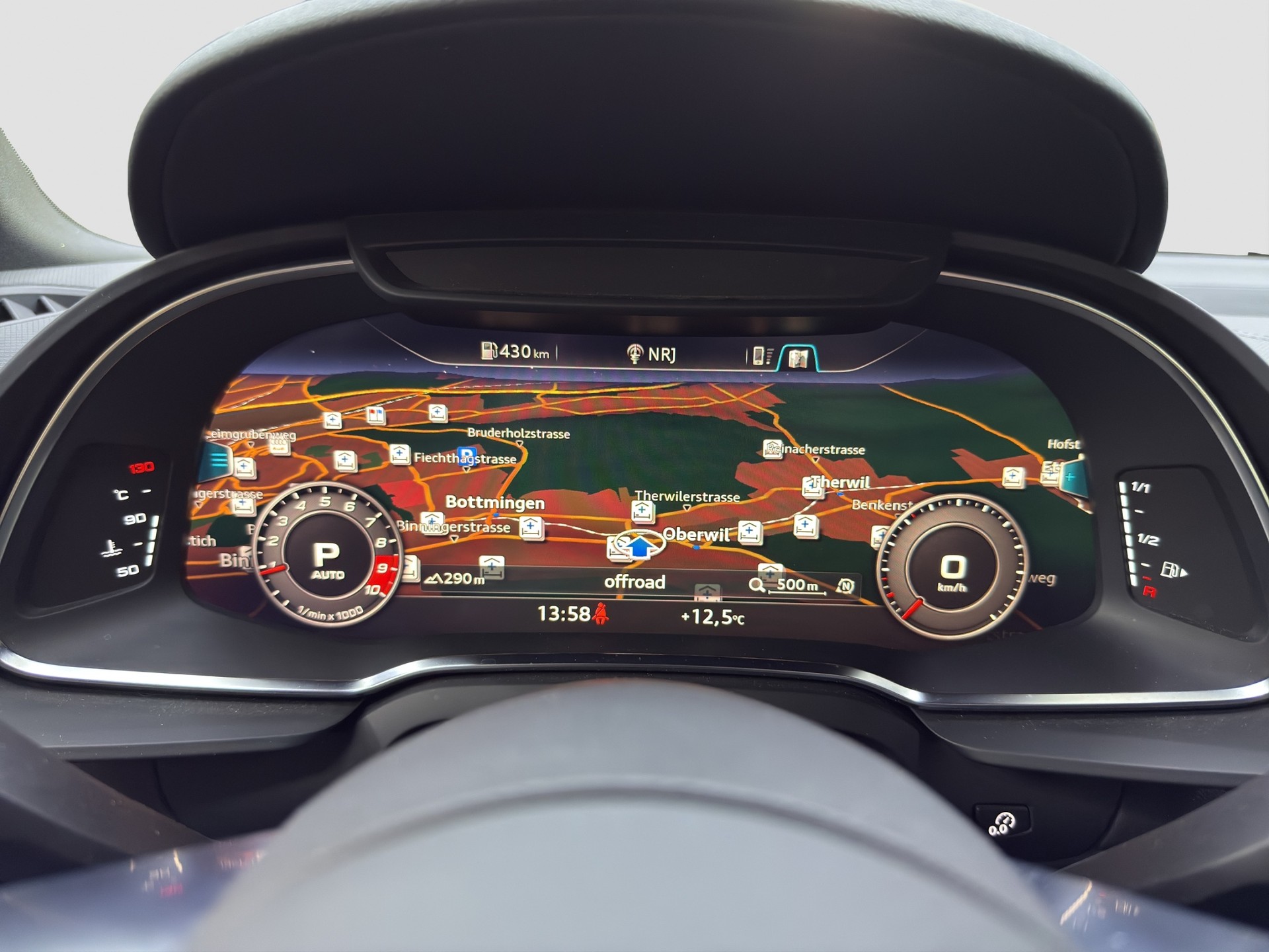 AUDI R8 Spyder RWD S-Tronic-image-14