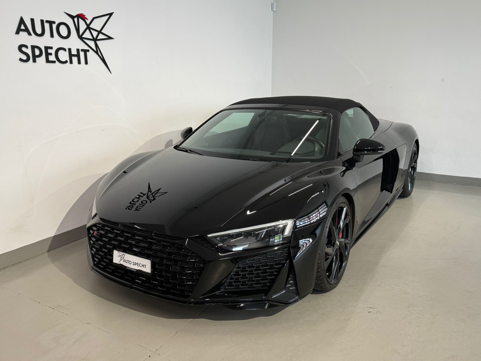 AUDI R8 Spyder RWD S-Tronic-showroom-element-1