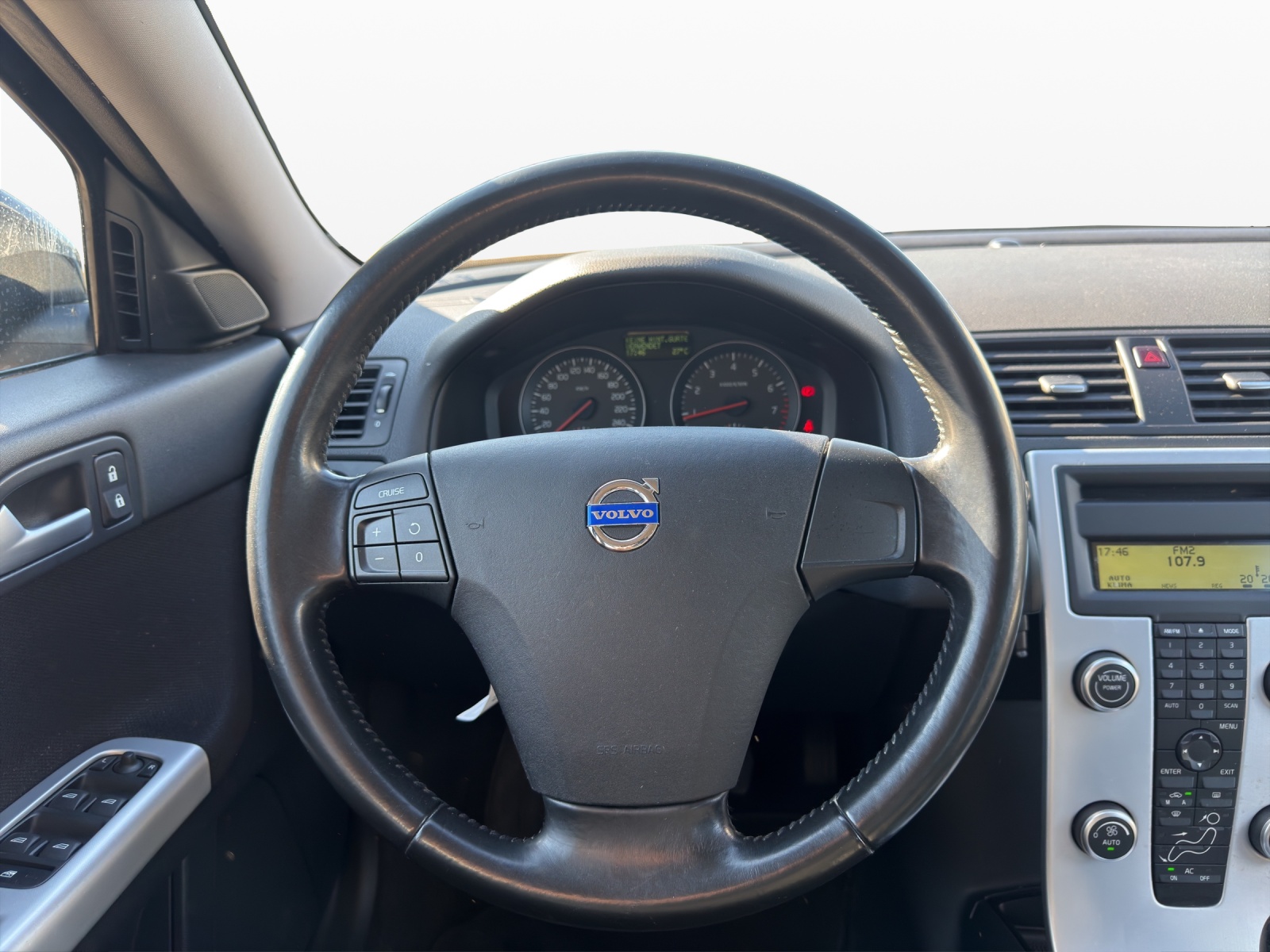 VOLVO V50 1.6 Summum-image-10