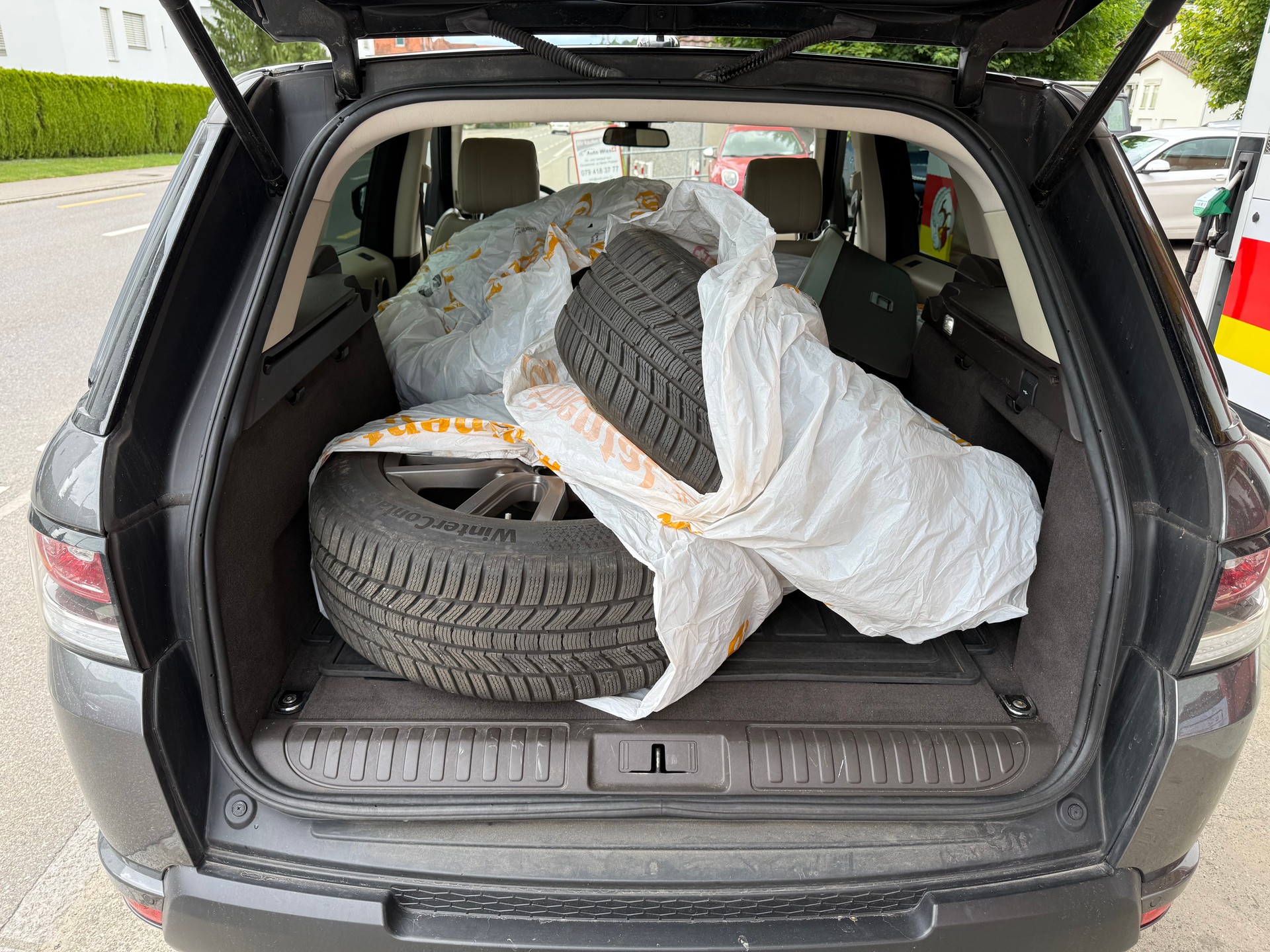 LAND ROVER Range Rover Sport 3.0 SDV6 HSE Automatic-image-5