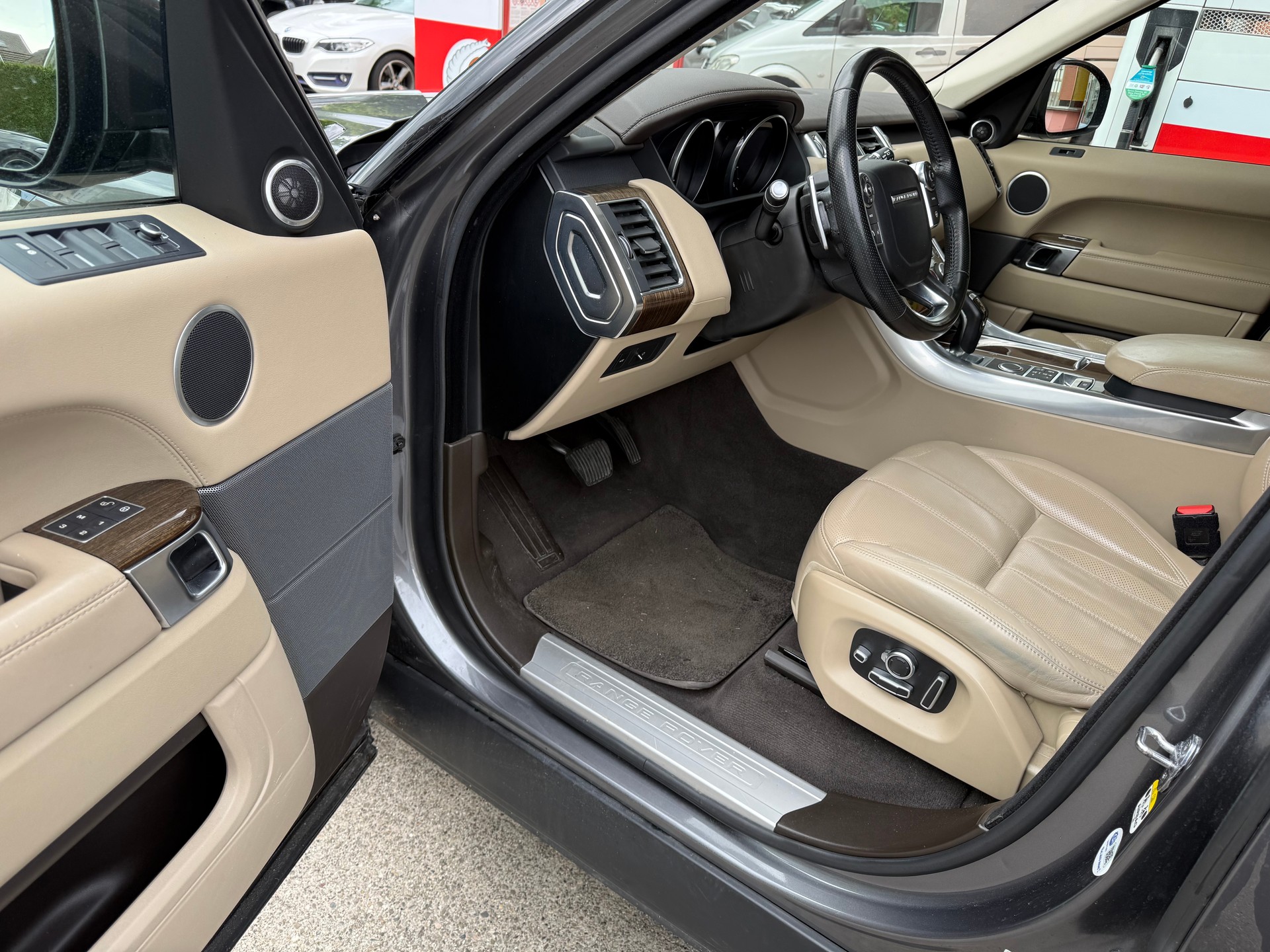 LAND ROVER Range Rover Sport 3.0 SDV6 HSE Automatic-image-11