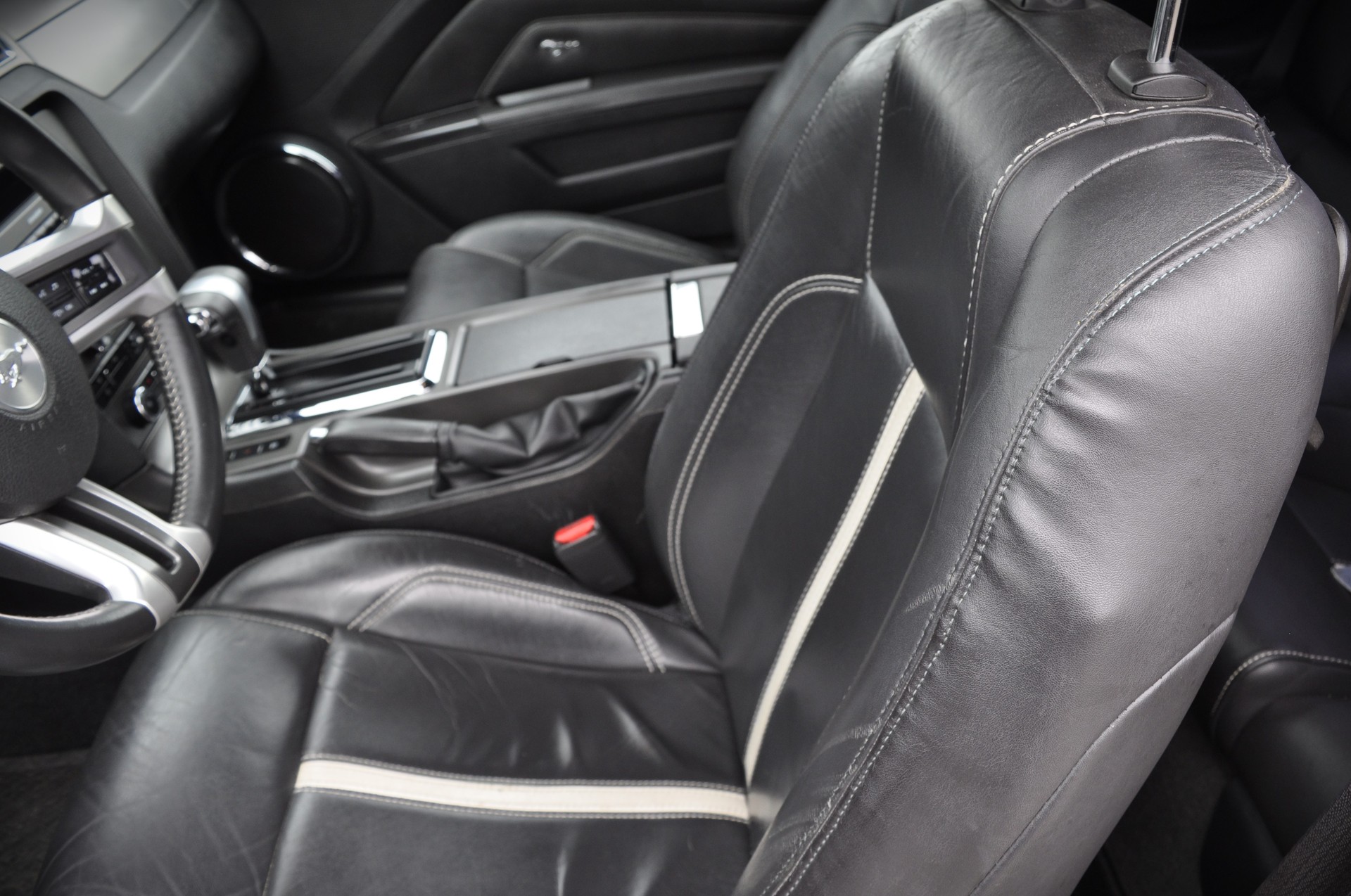FORD Mustang GT 5.0-image-8