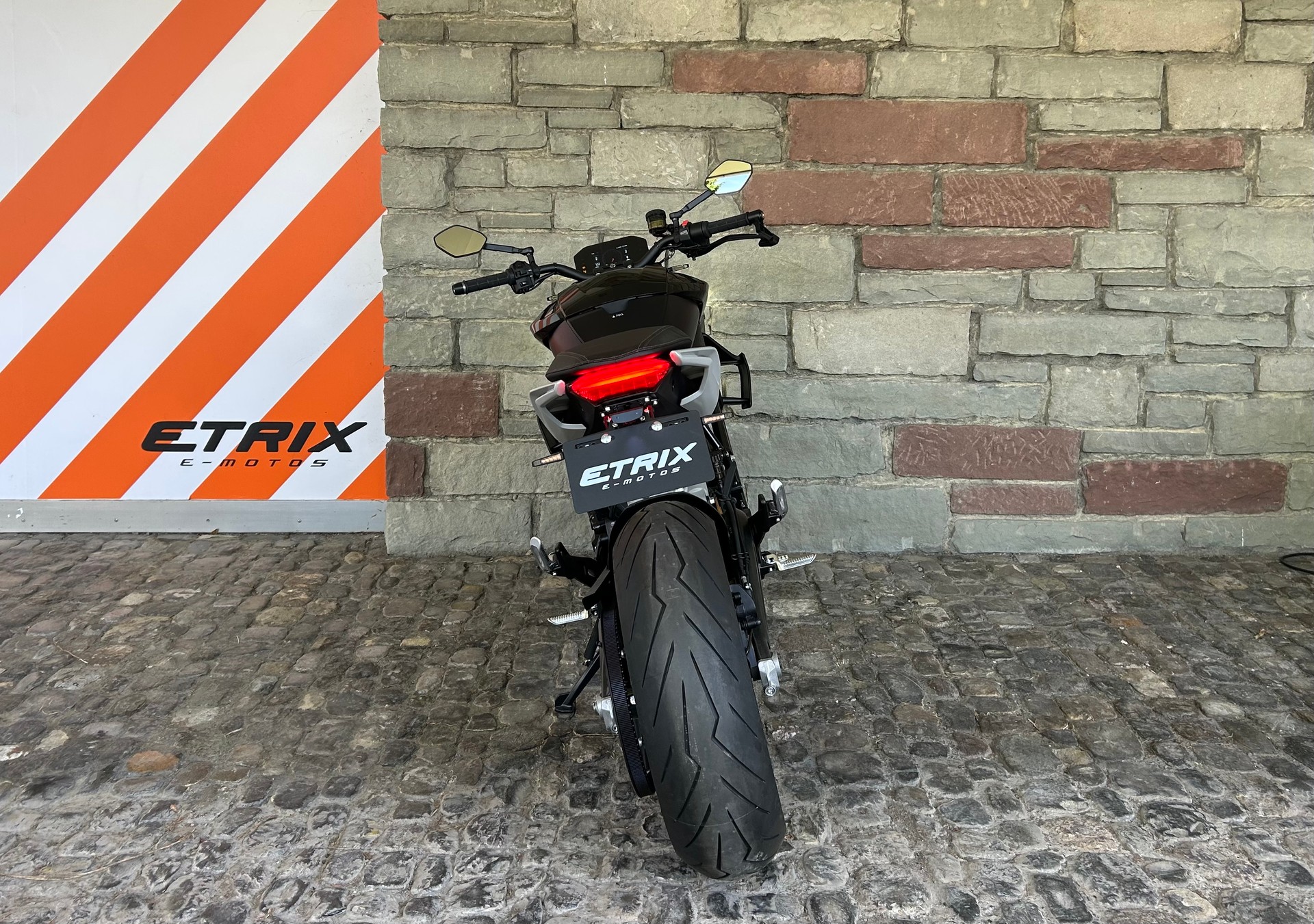 ZERO SR/F-showroom-element-3