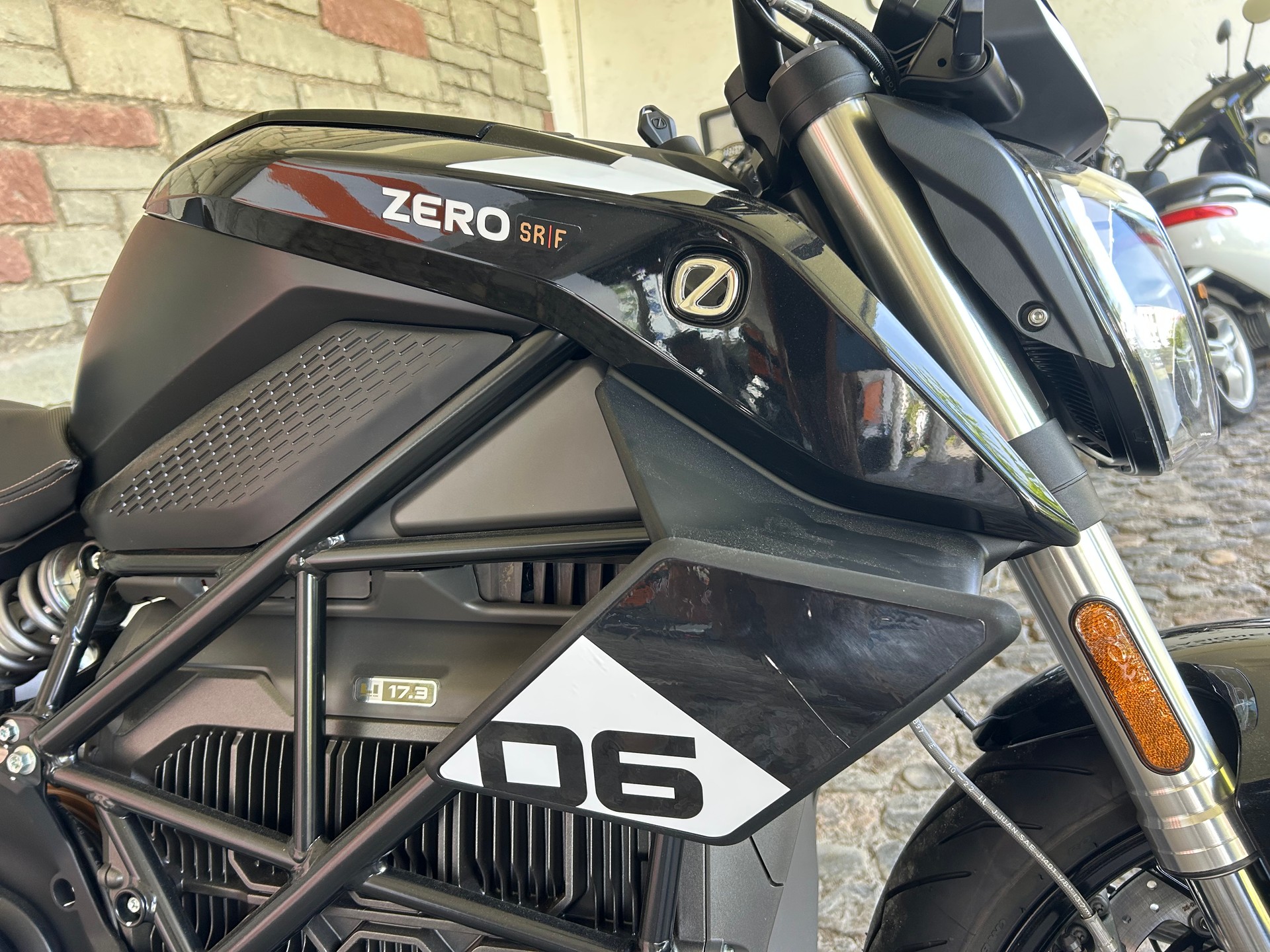 ZERO SR/F-image-4