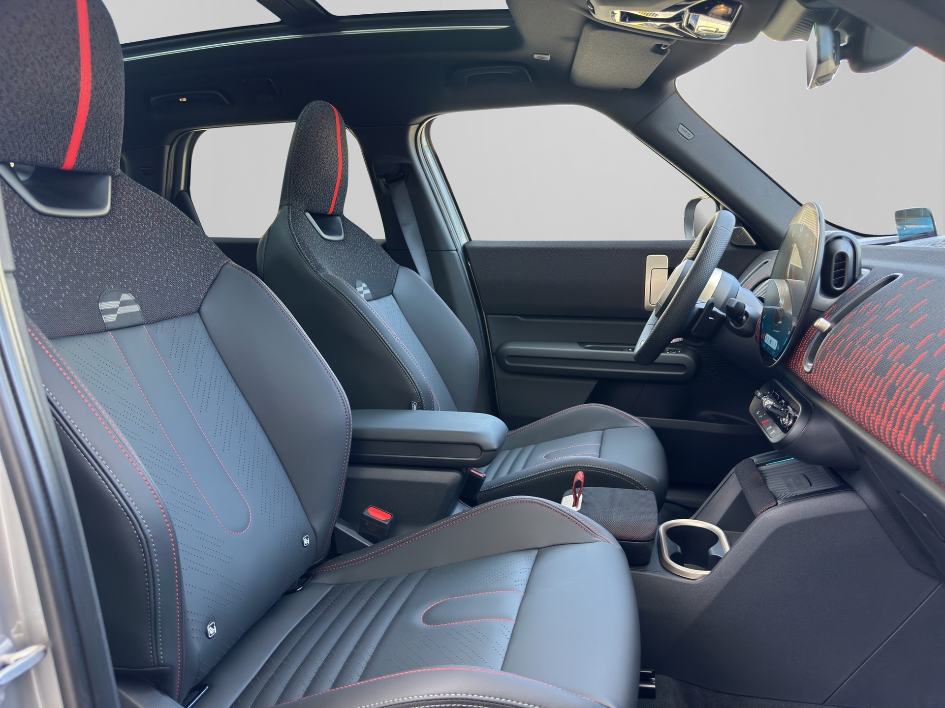 MINI Countryman JCW ALL4-image-17