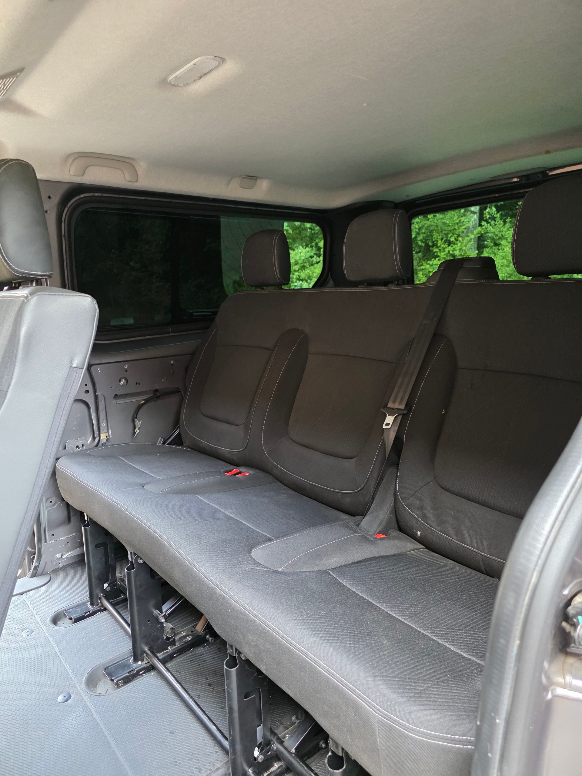RENAULT Trafic ENERGY dCi 125 Grand Passenger Authentique-image-8