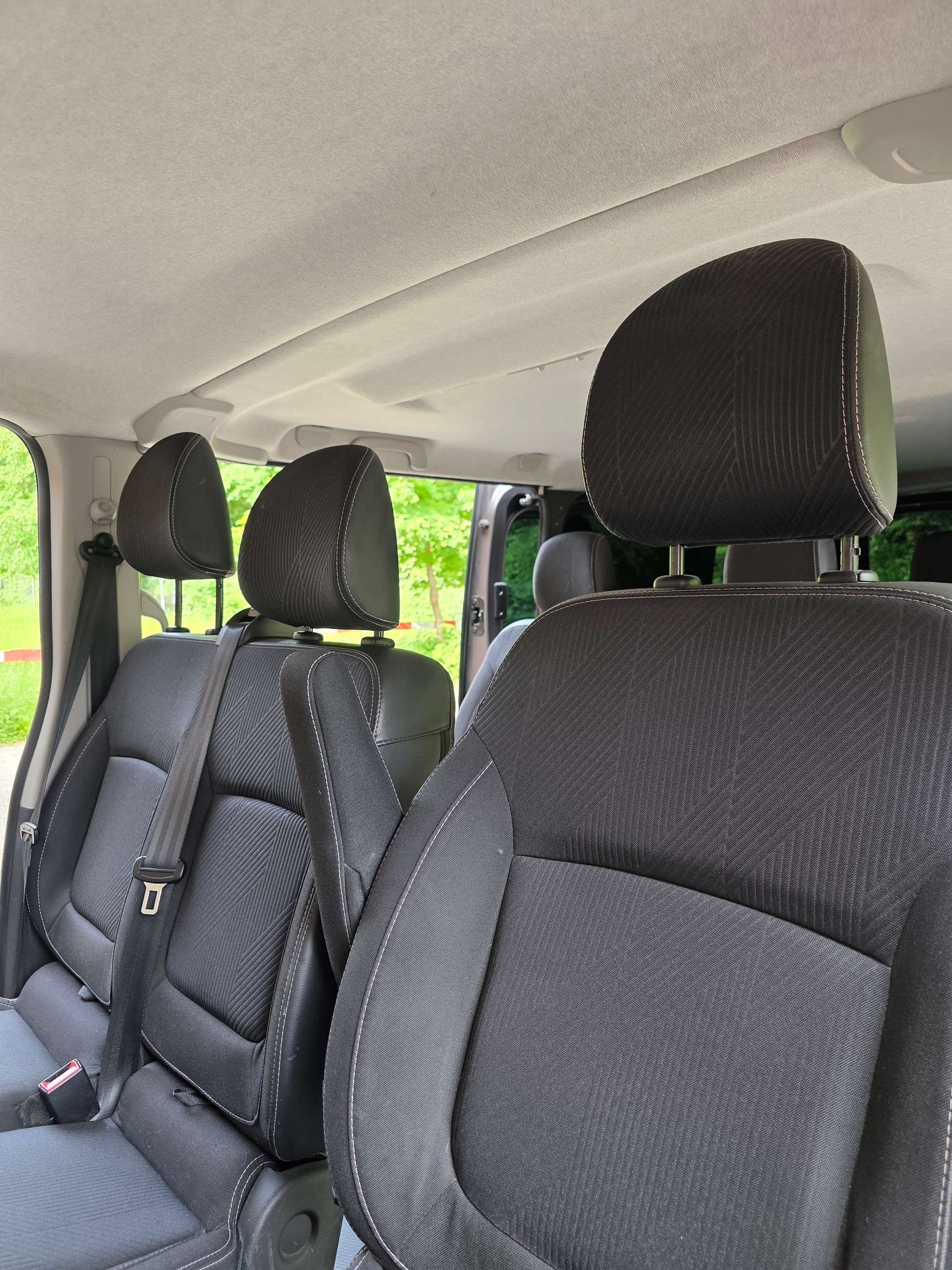 RENAULT Trafic ENERGY dCi 125 Grand Passenger Authentique-image-10