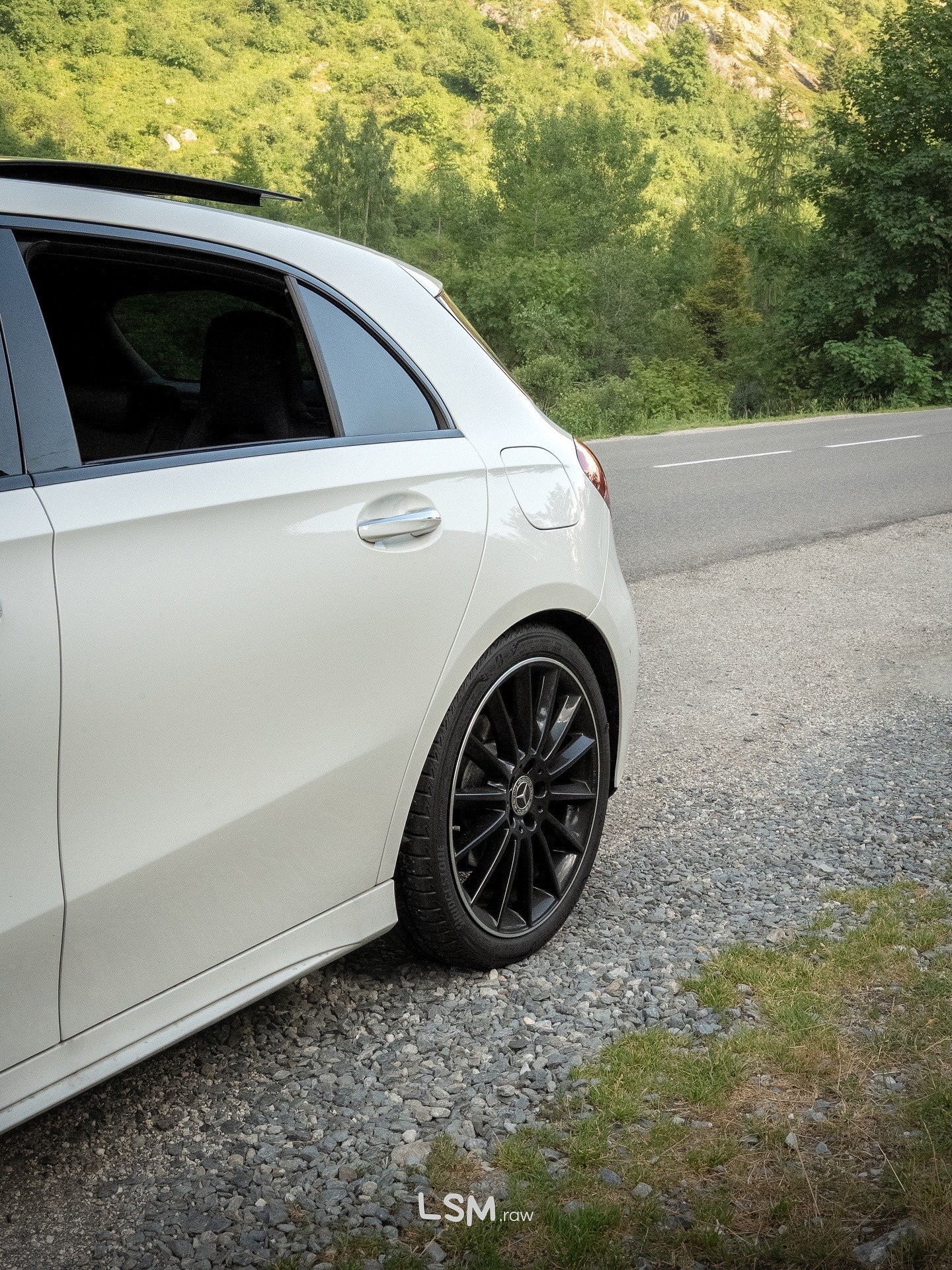 MERCEDES-BENZ A 200 AMG Line-image-6