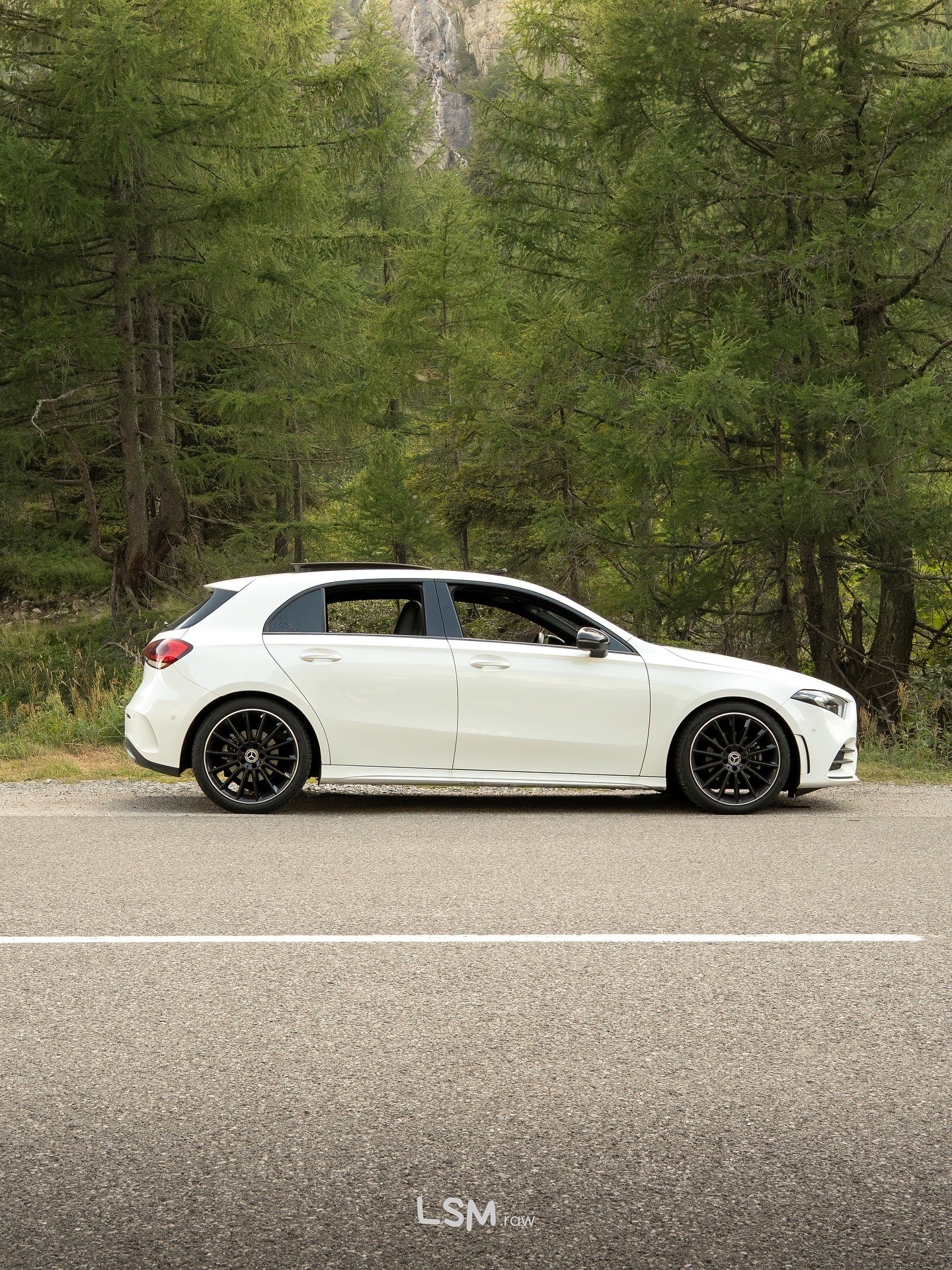 MERCEDES-BENZ A 200 AMG Line-image-2