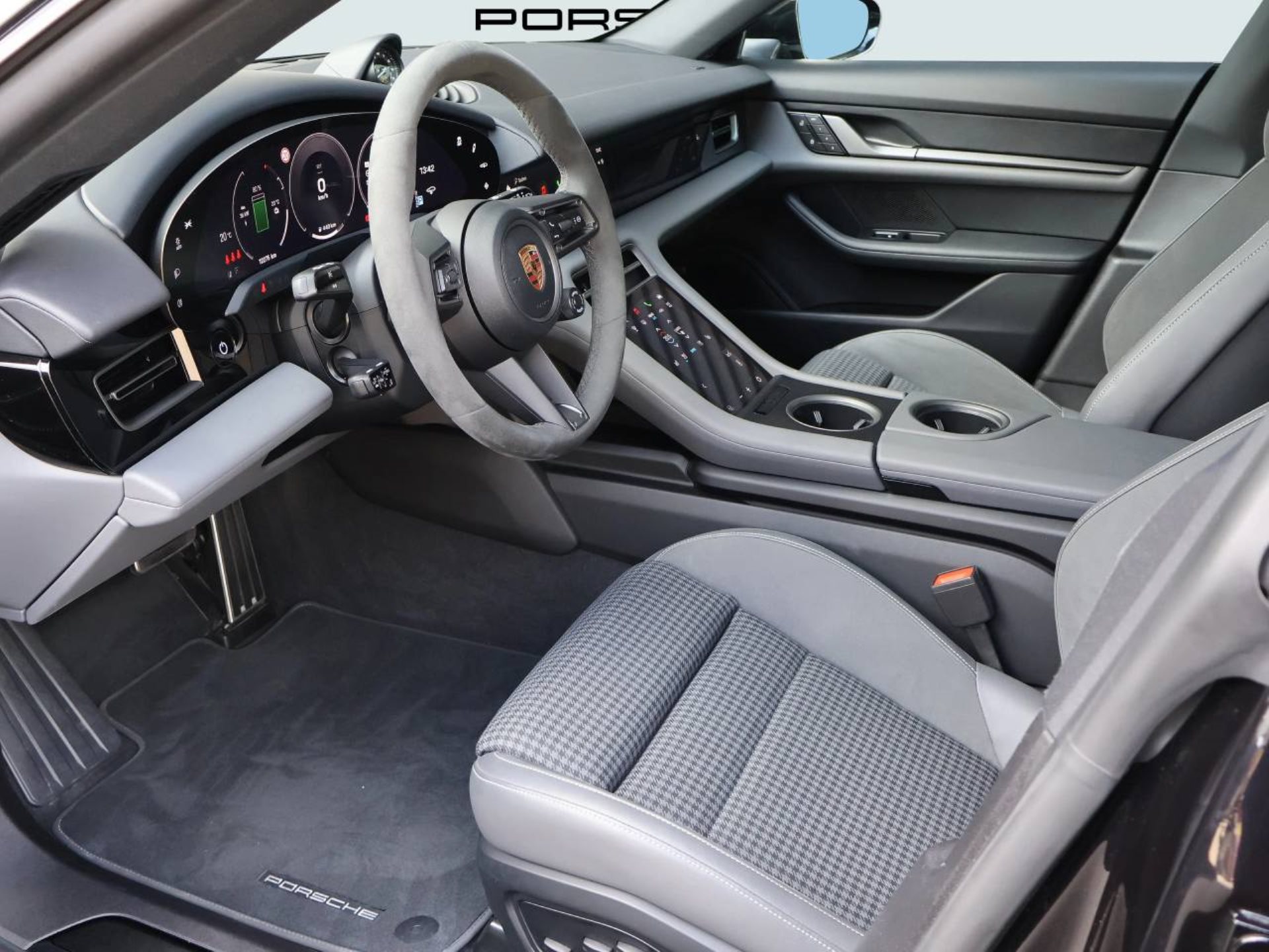 PORSCHE Taycan 4S Sport Turismo-showroom-element-3