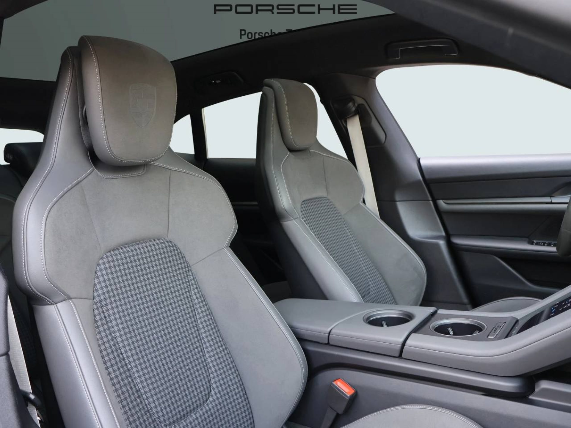 PORSCHE Taycan 4S Sport Turismo-image-14