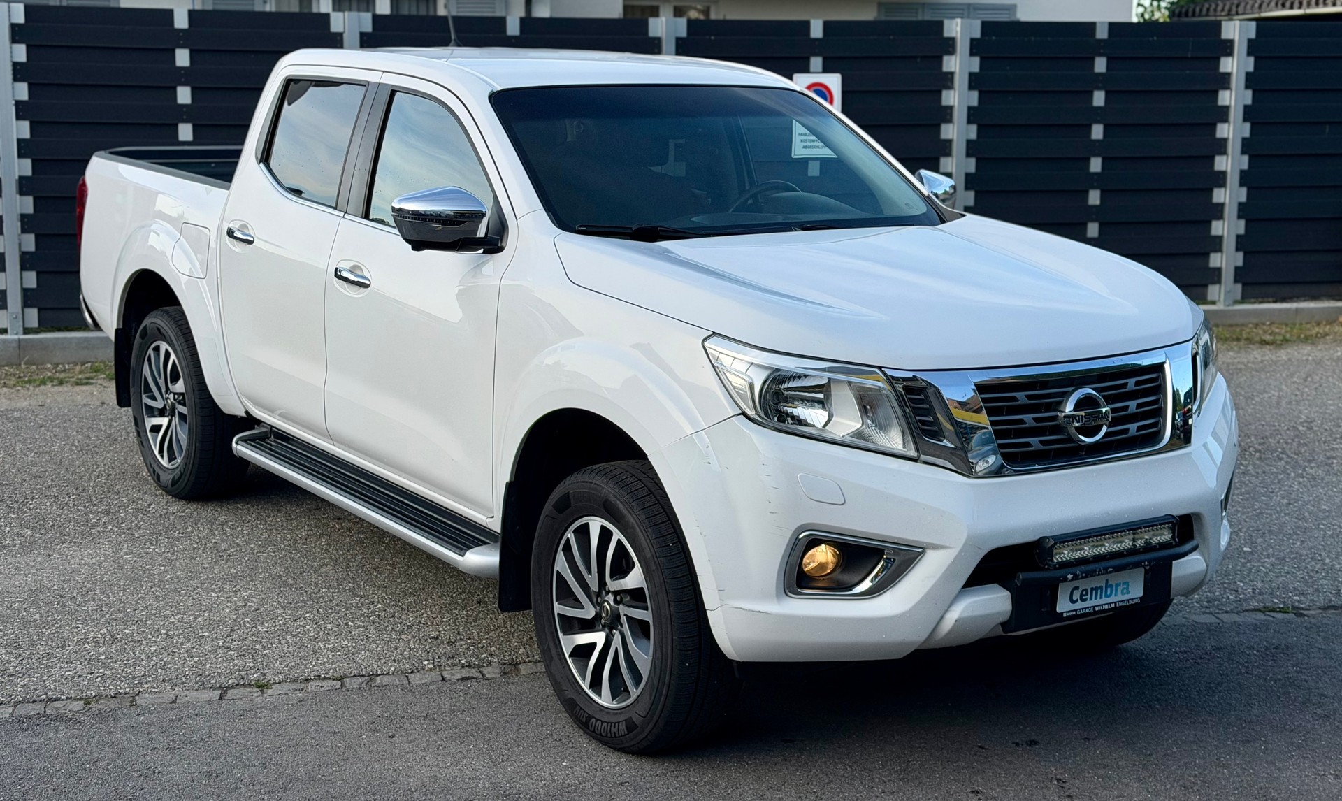NISSAN Navara Double Cab Tekna 2.3 dCi 4WD Automatic