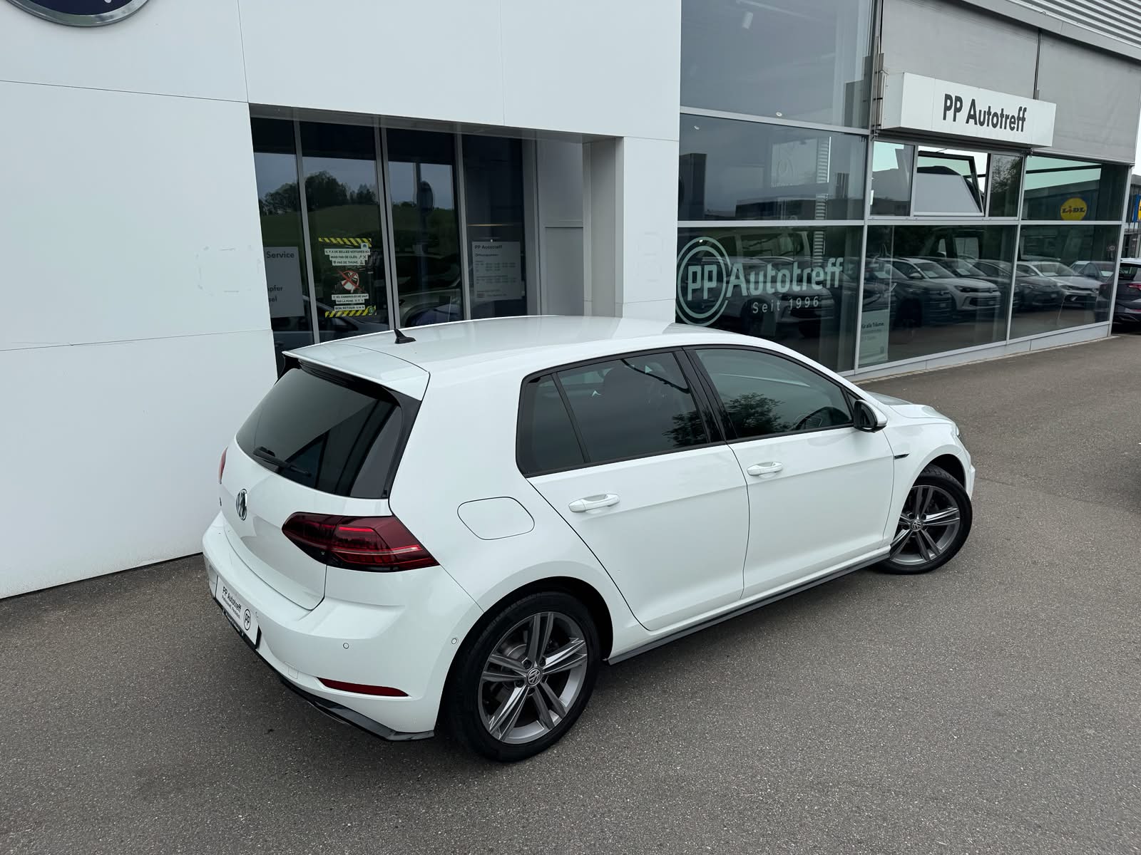 VW Golf 1.5 TSI EVO Edition 45 DSG-image-3