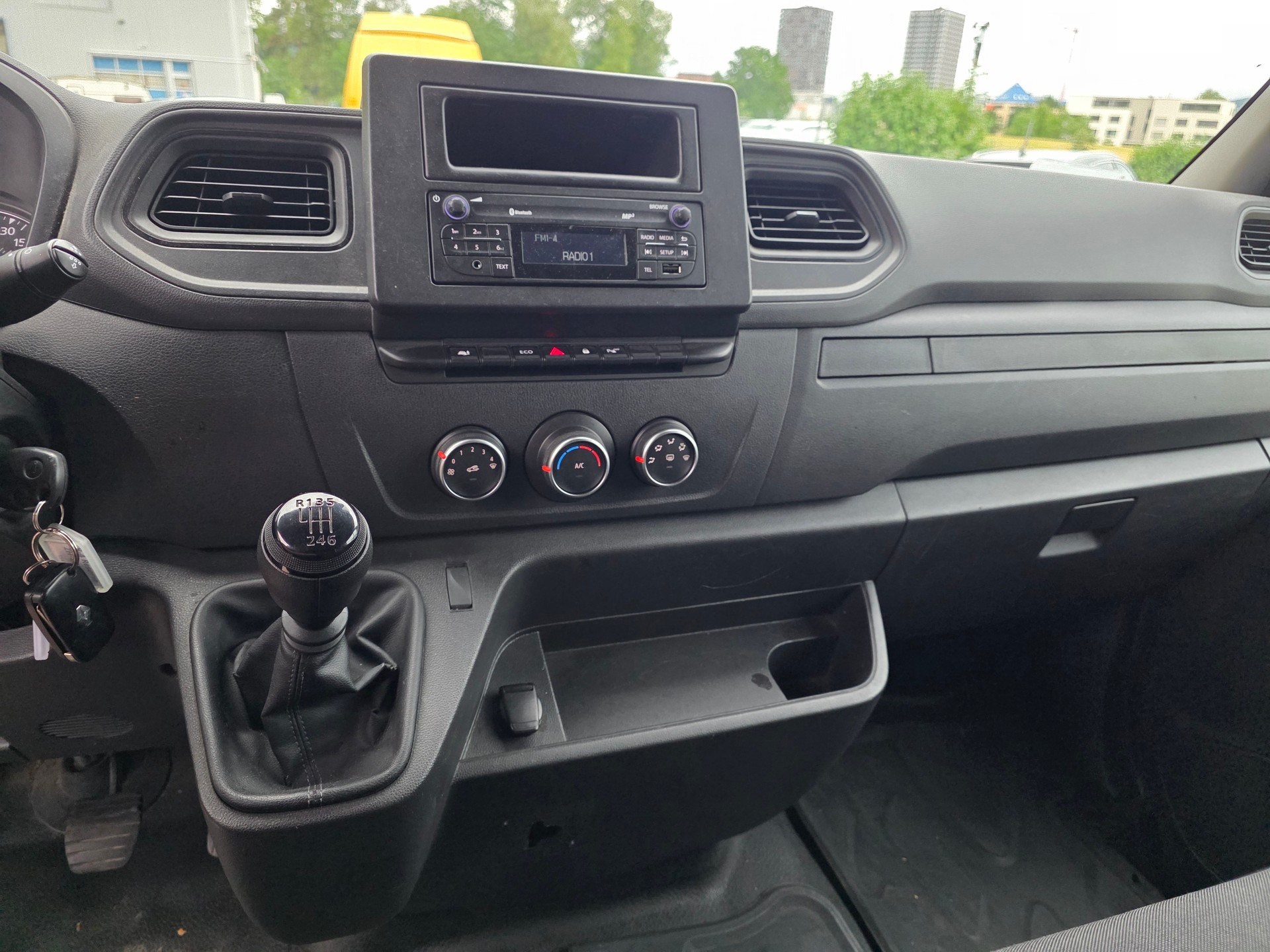 RENAULT Master T35 2.3dCi 135 L3H3-image-11