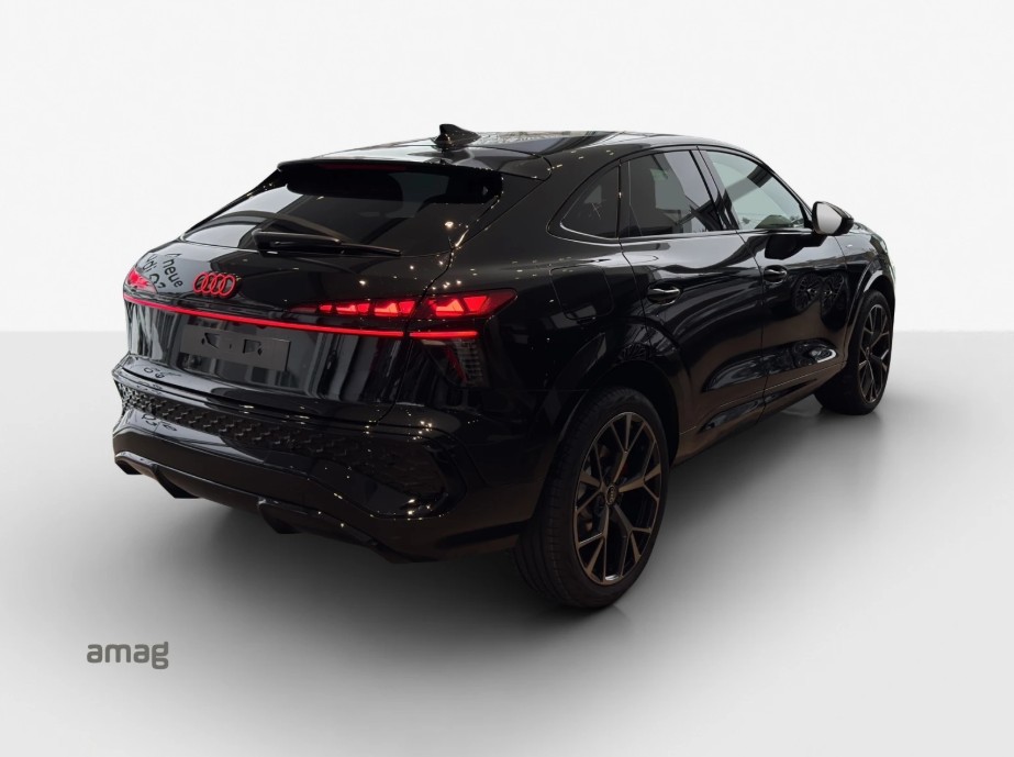 AUDI Q3 Sportback TFSI quattro 195 kW S tronic-image-4